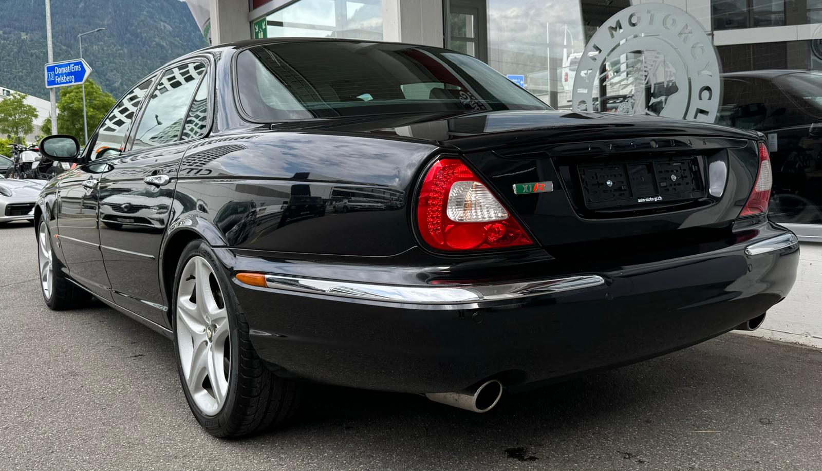 JAGUAR XJR 4.2 V8 S/C-showroom-element-3