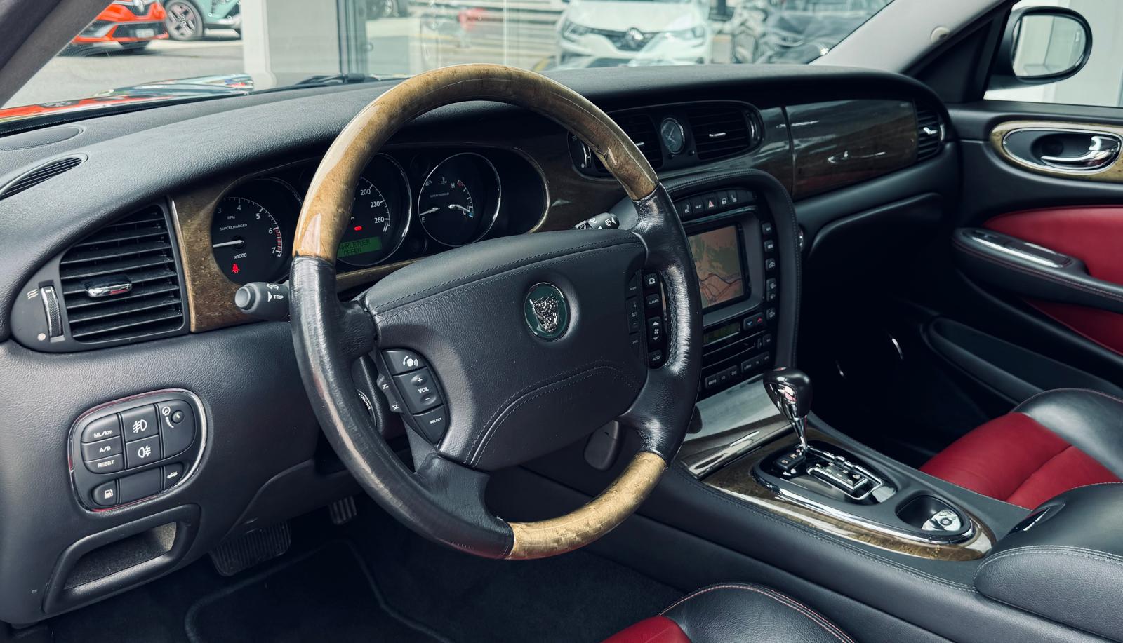 JAGUAR XJR 4.2 V8 S/C-image-6