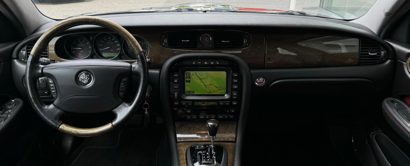 JAGUAR XJR 4.2 V8 S/C-image-11