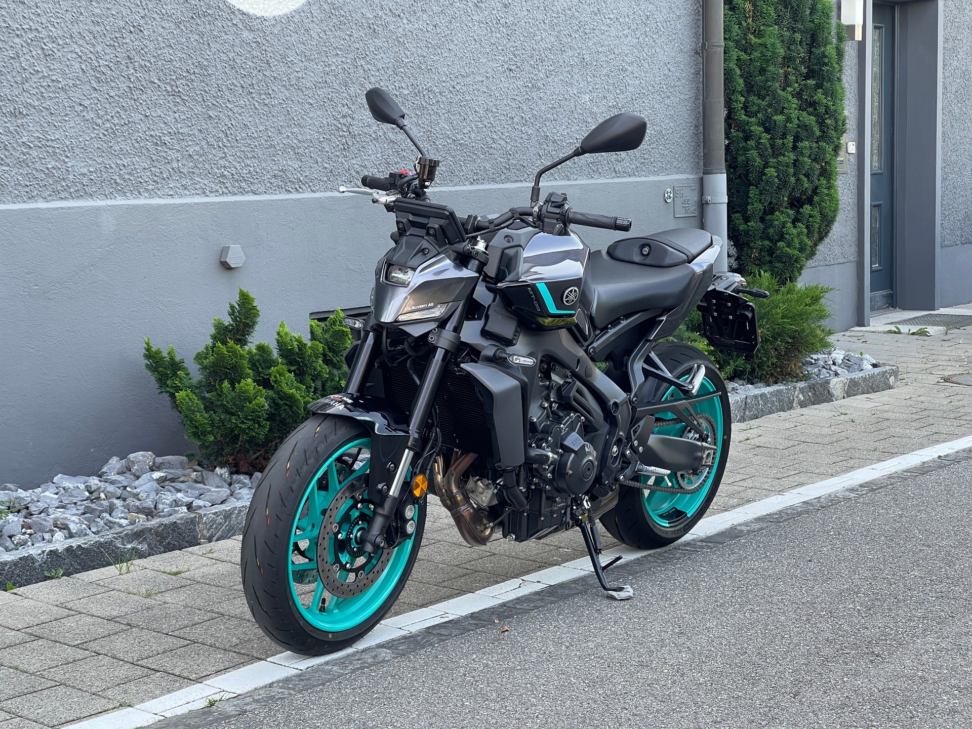 YAMAHA MT-09 Y-AMT Vorführmodell-image-3