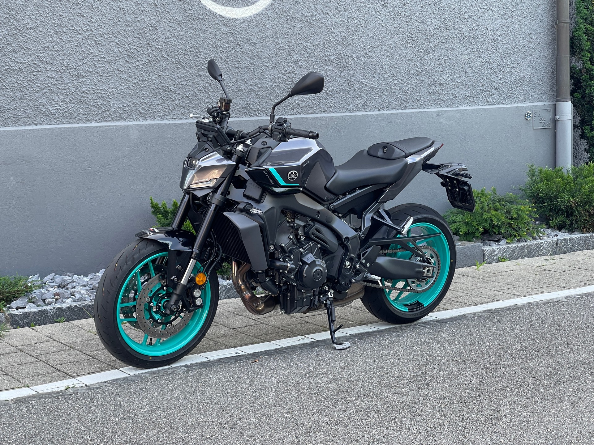 YAMAHA MT-09 Y-AMT Vorführmodell-image-0