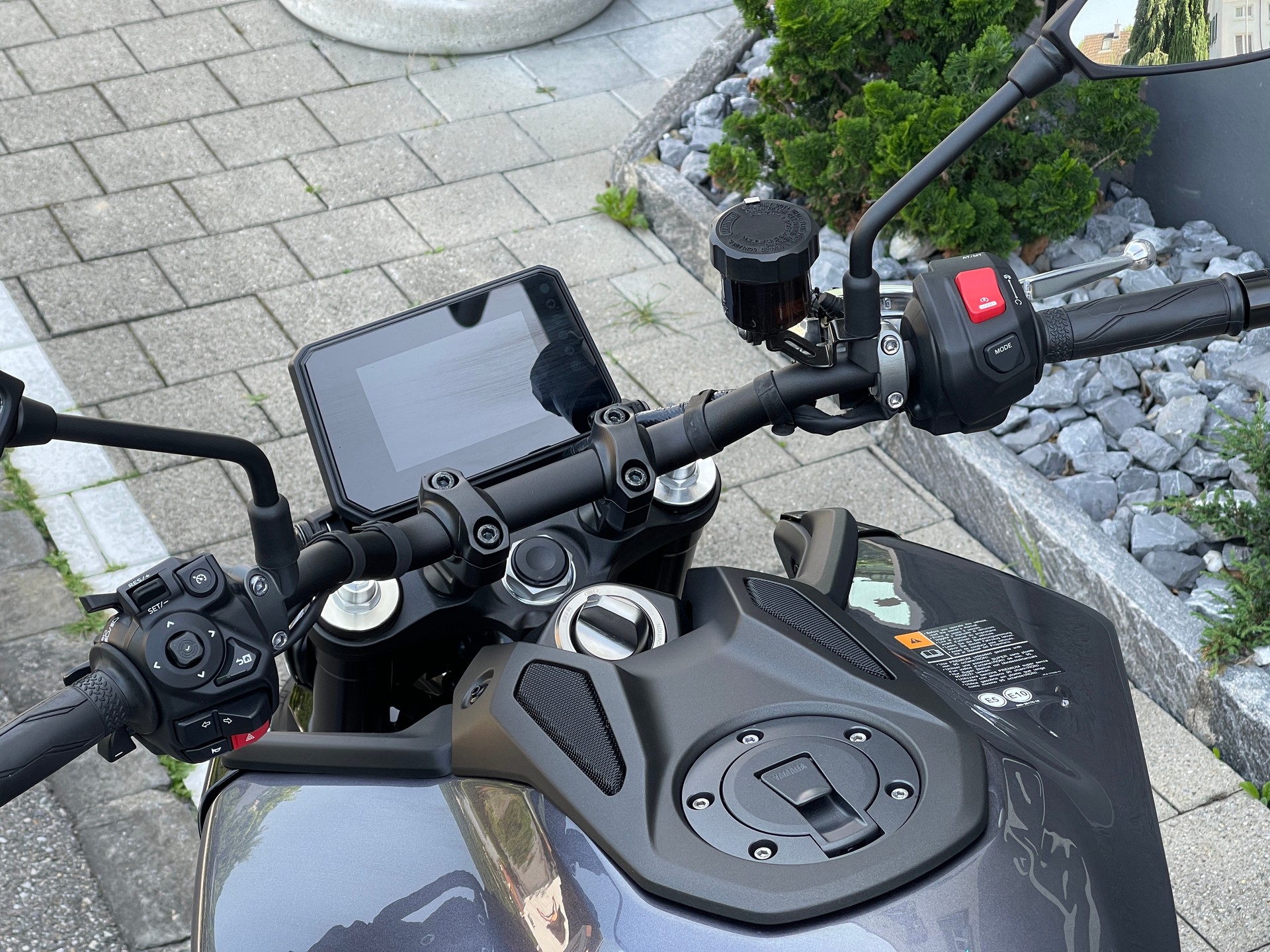 YAMAHA MT-09 Y-AMT Vorführmodell-image-6