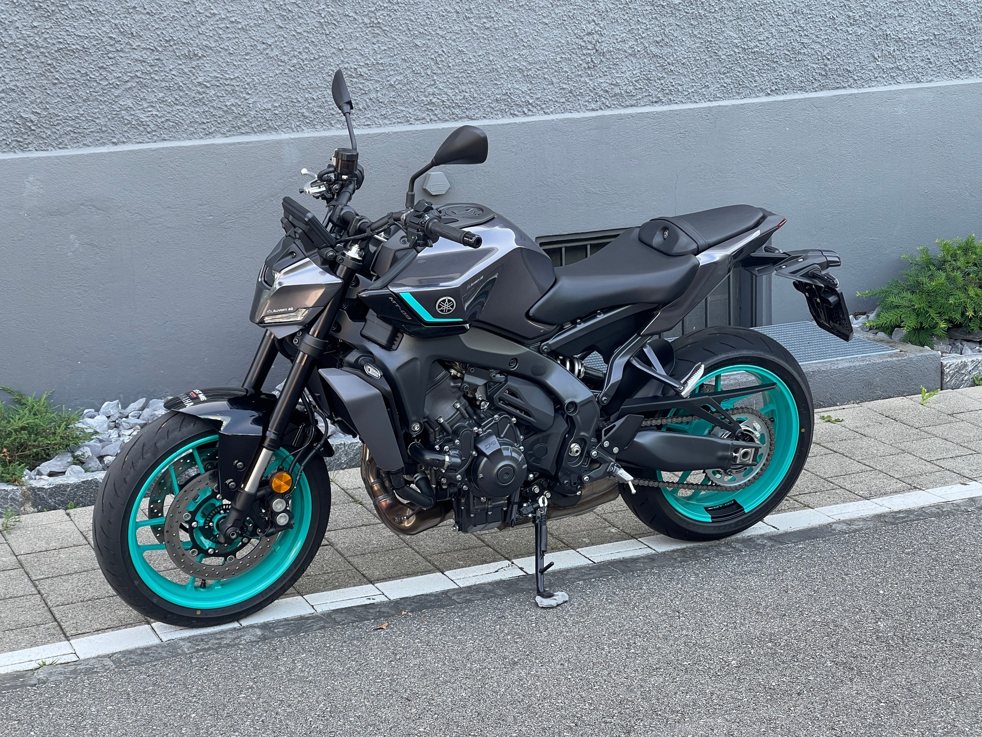 YAMAHA MT-09 Y-AMT Vorführmodell-image-2