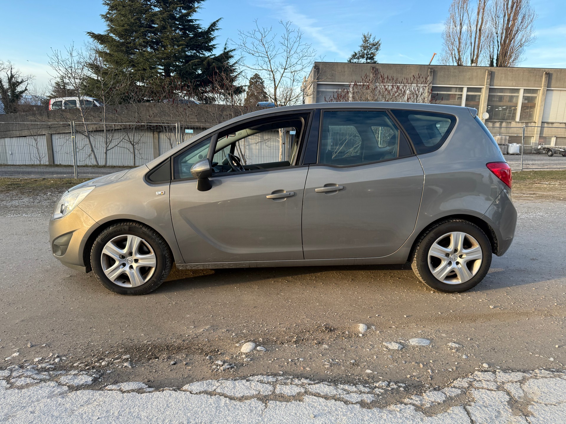 OPEL Meriva 1.7 CDTi Cosmo Automatic-image-3