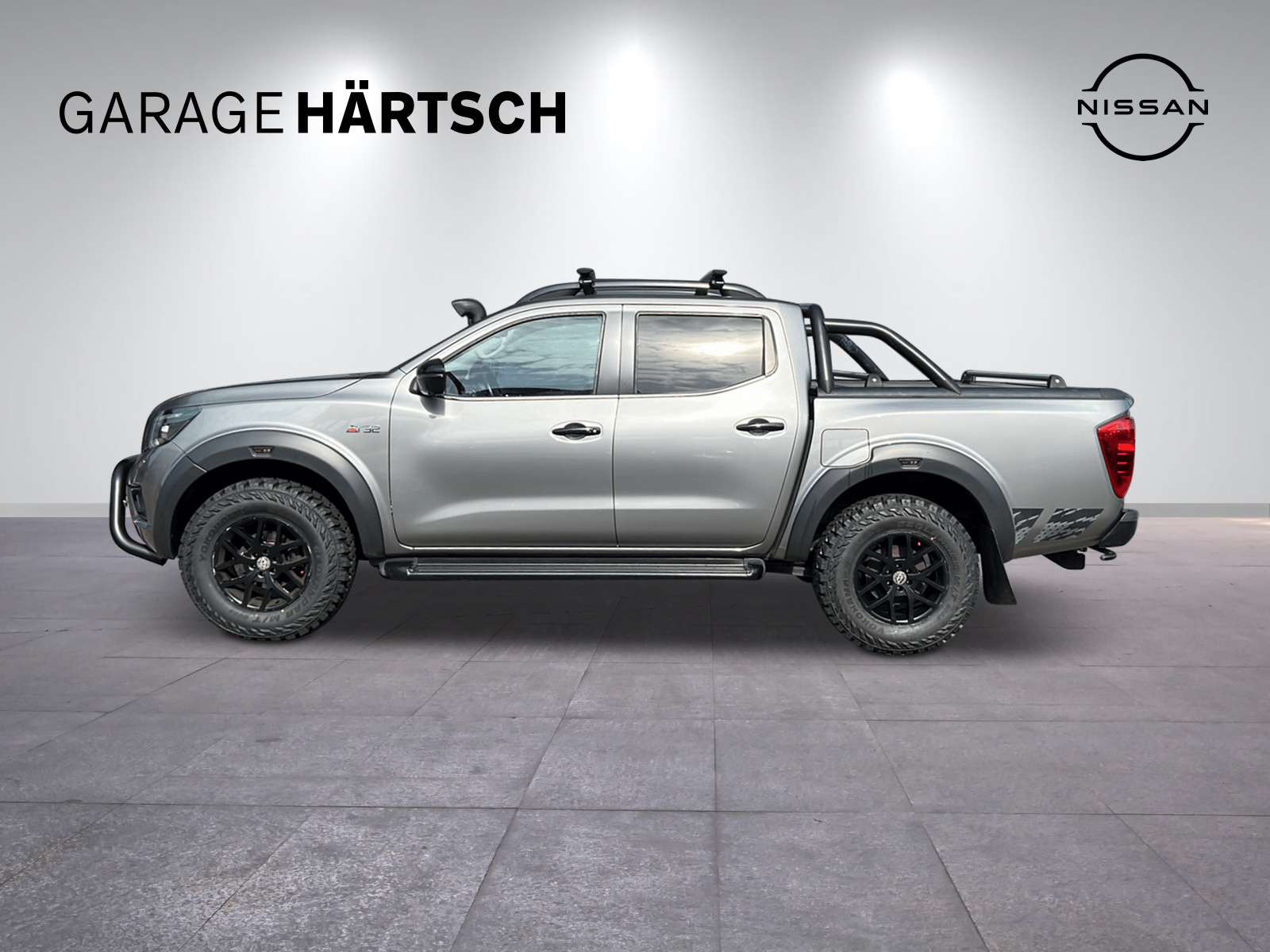 NISSAN Navara 2.3 dCi Double Cab AT32 N-Guard-showroom-element-1