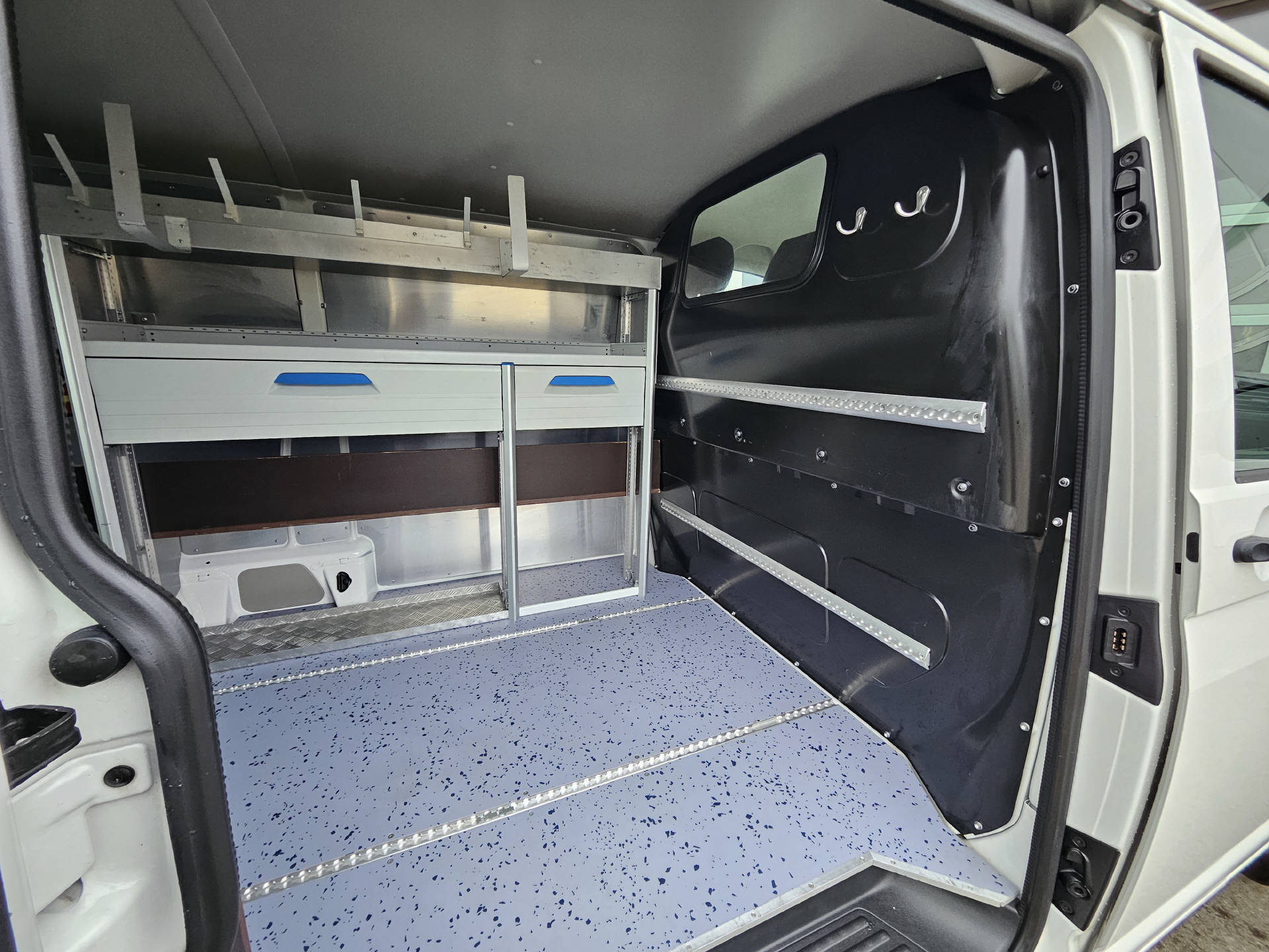 VW T6 Kaw. 3400 2.0 TDI 150 DSG 4motion * Anhängerkupplung * Nutzlast von 1'022KG * Frisch ab MFK *-image-8