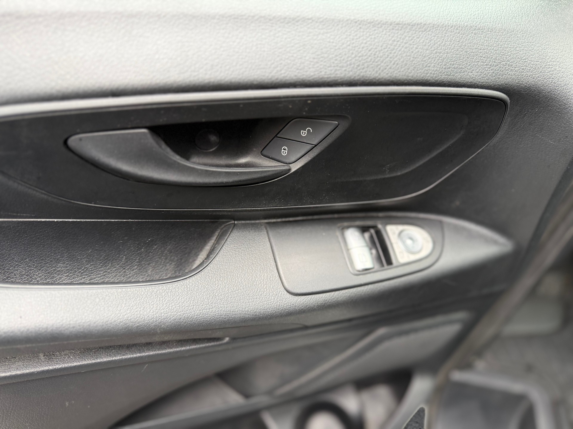 MERCEDES-BENZ Vito 114 CDI Extralang 9G-Tronic 4M Base-image-18