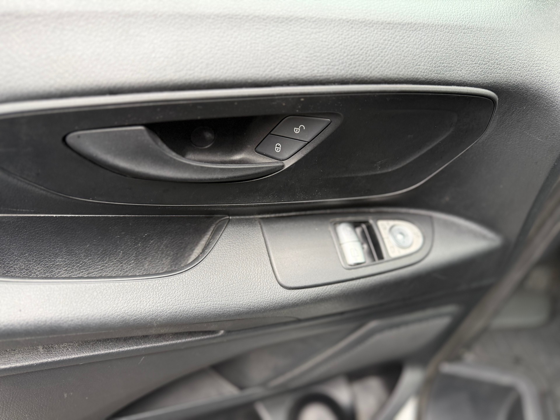 MERCEDES-BENZ Vito 114 CDI Extralang 9G-Tronic 4M Base-image-18