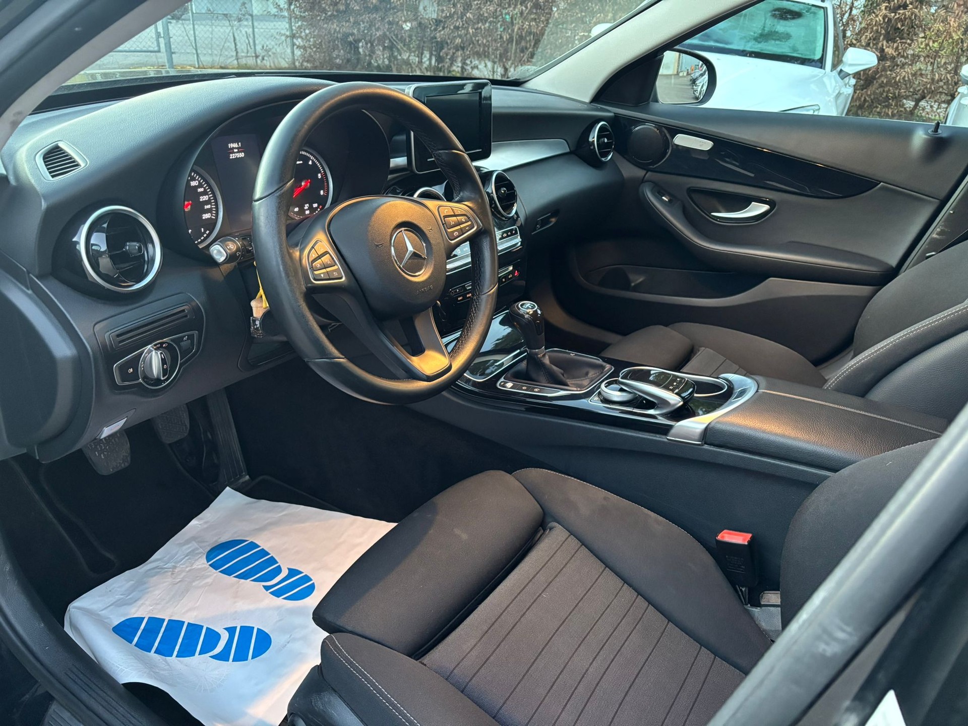 MERCEDES-BENZ C 200 BlueTEC-image-9