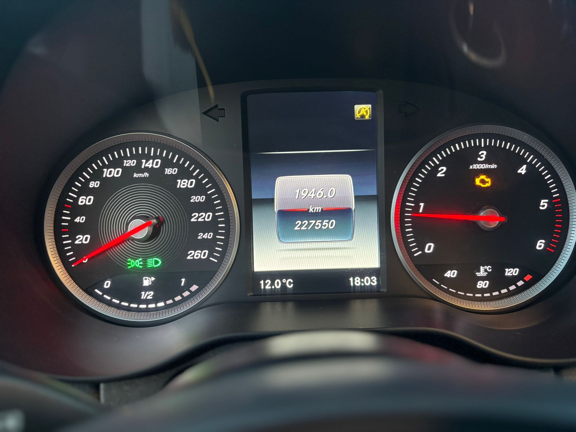MERCEDES-BENZ C 200 BlueTEC-image-11