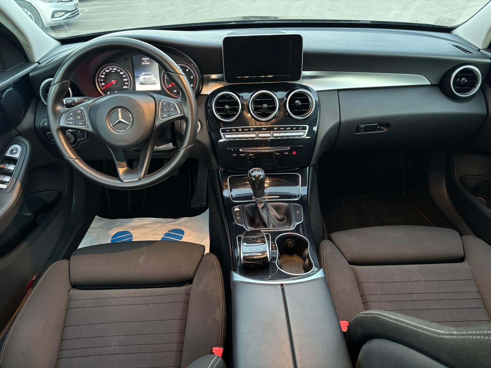 MERCEDES-BENZ C 200 BlueTEC-image-10