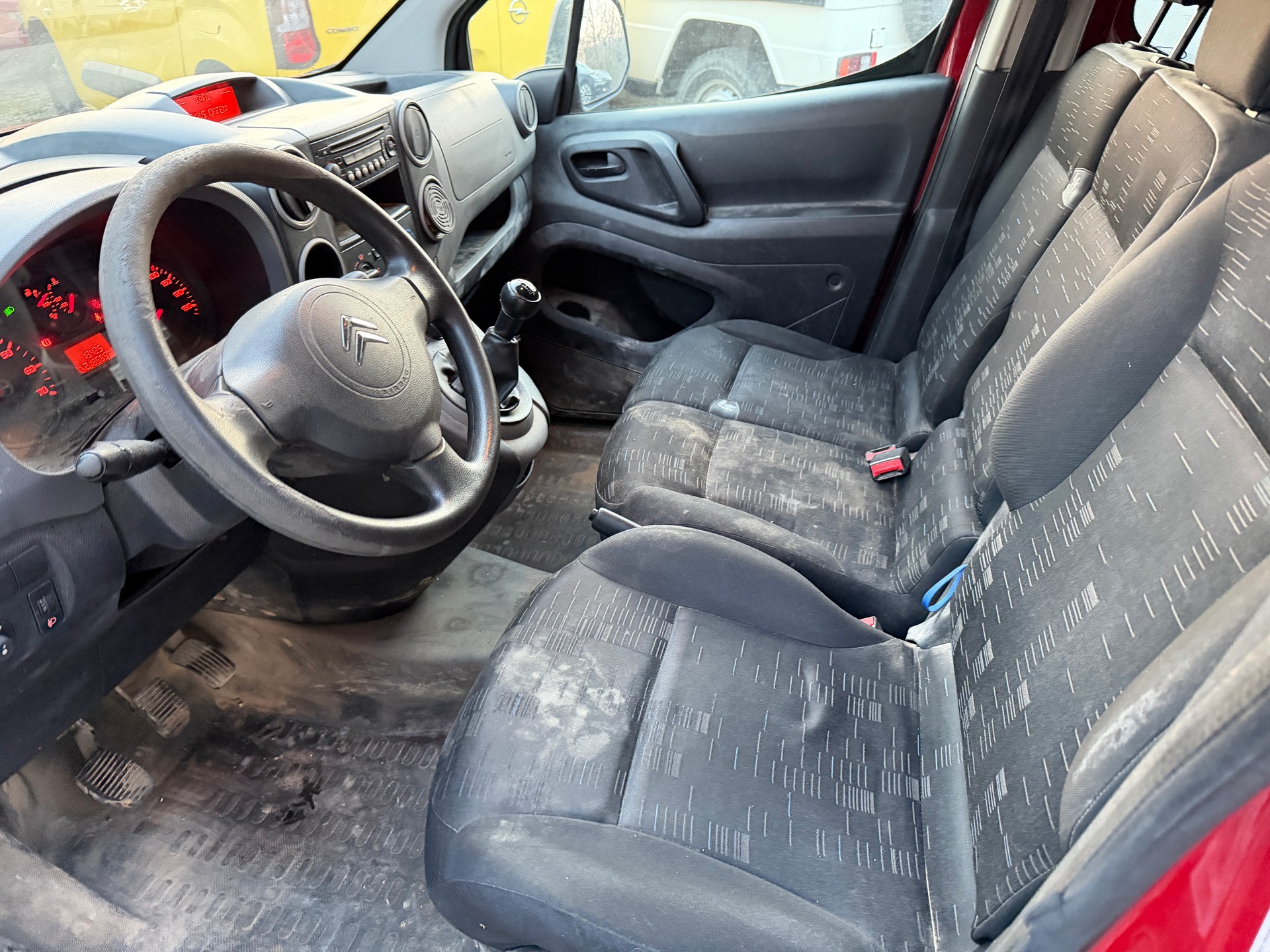 CITROEN Berlingo 1.6 HDi 600 Komfort (Confort)-image-10