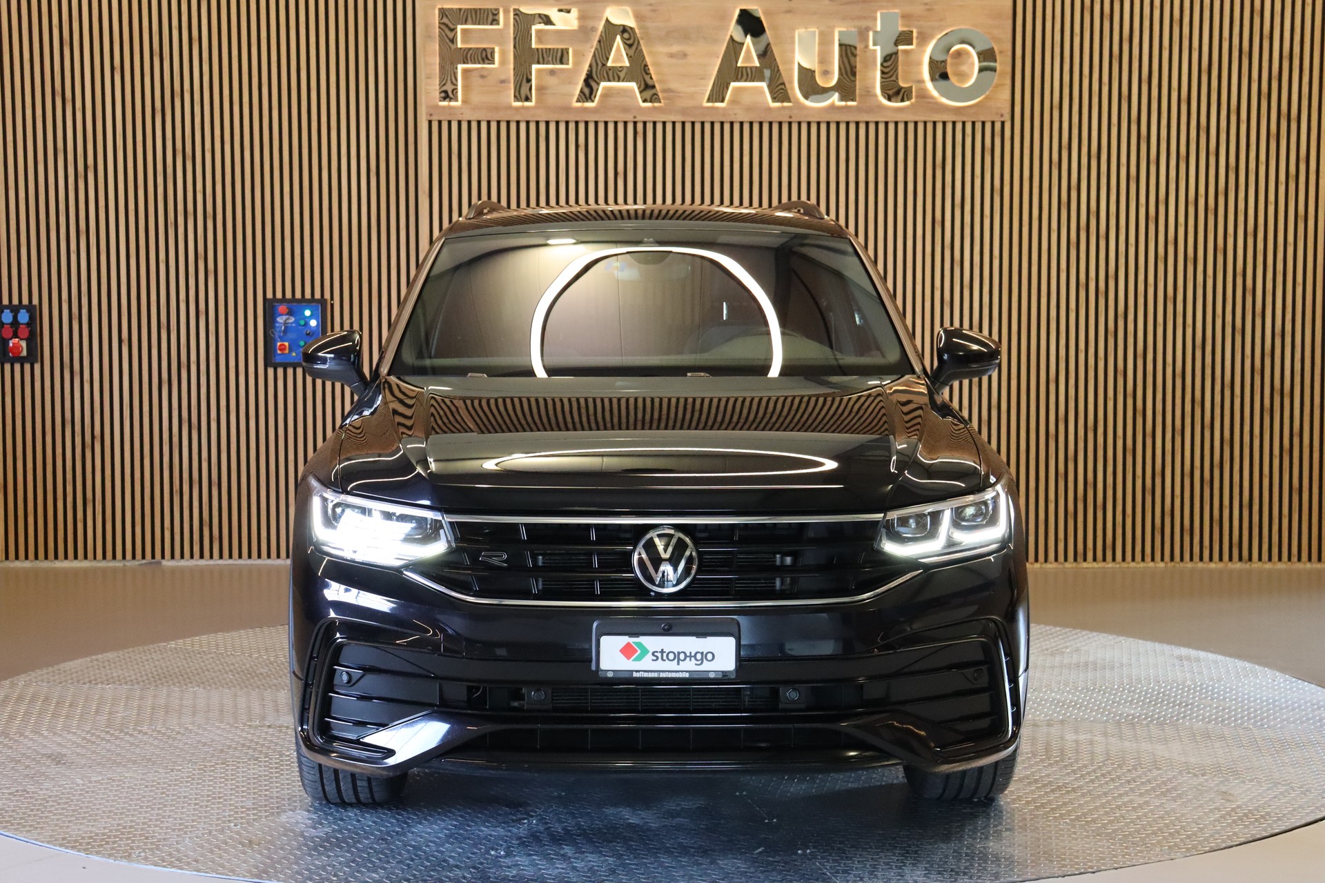 VW Tiguan 2.0 TDI SCR R-Line DSG-showroom-element-2