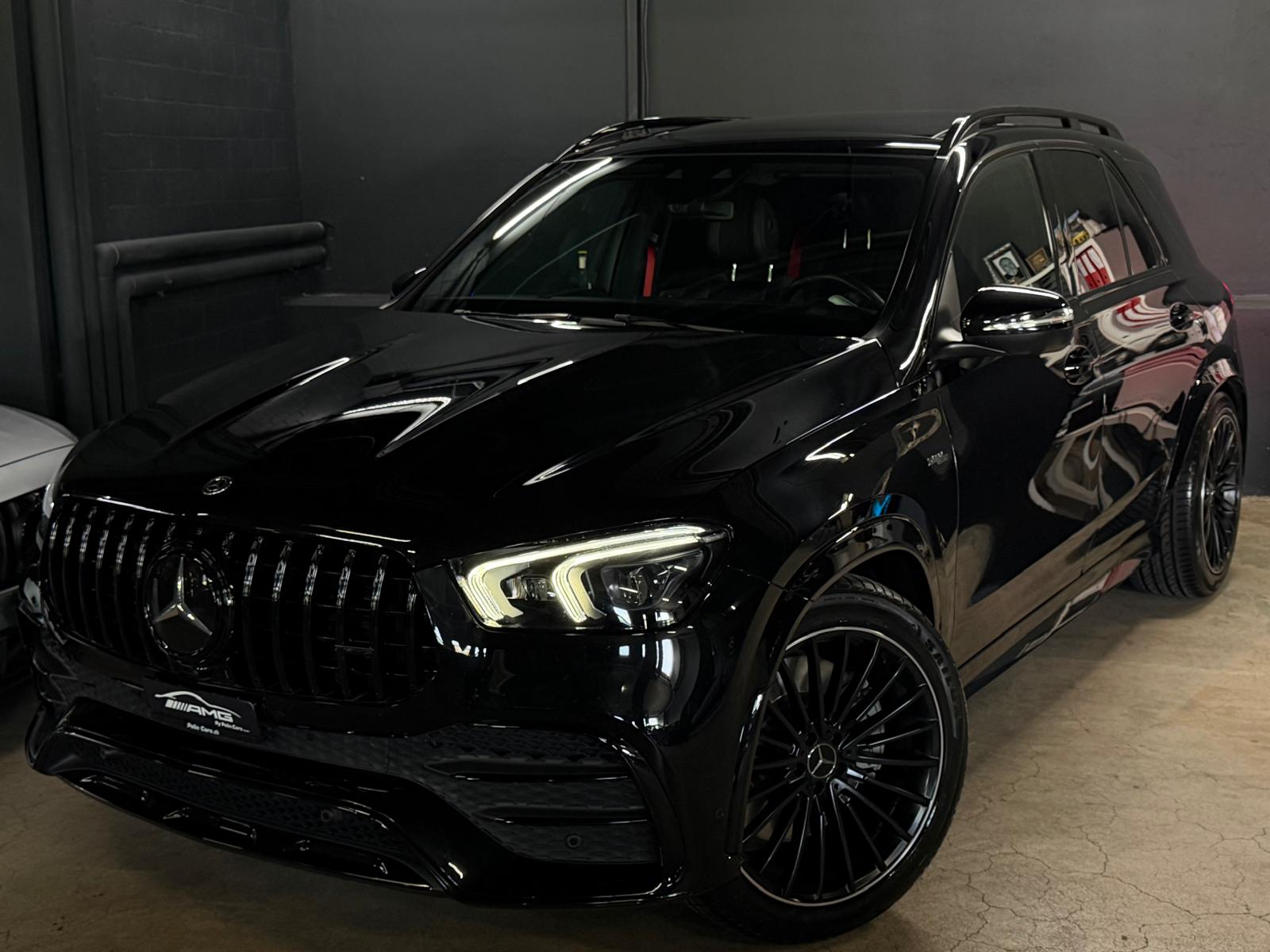 MERCEDES-BENZ GLE 53 AMG 4Matic+ (GLE63 AMG Bodykit) Limited All Black Performance 9G-Speedshift-showroom-element-2