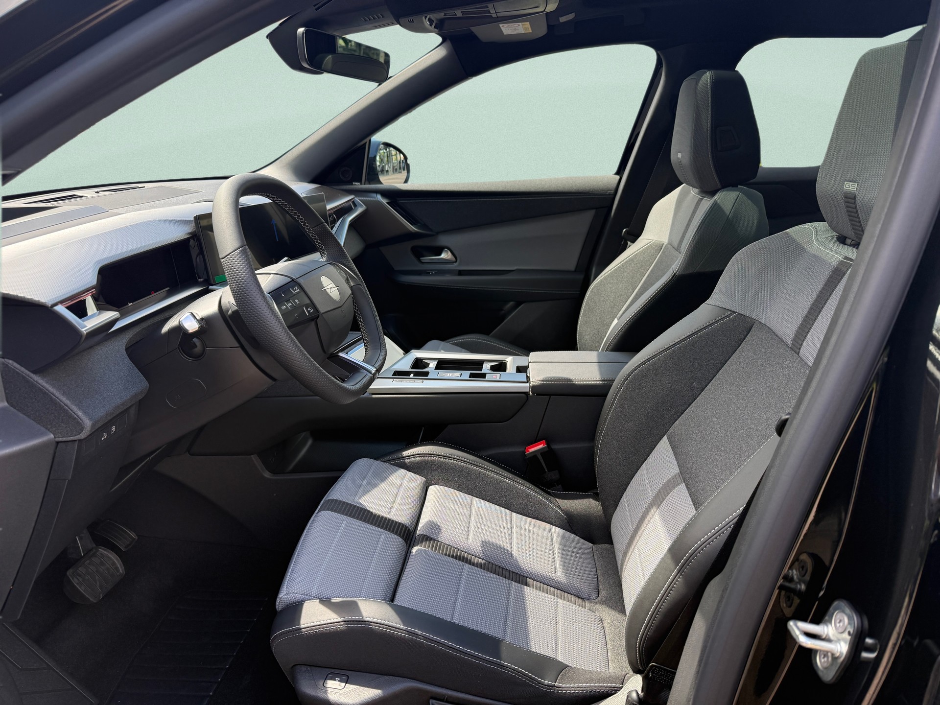 OPEL Grandland ULTIMATE 1.6PHEV eDCT-image-10