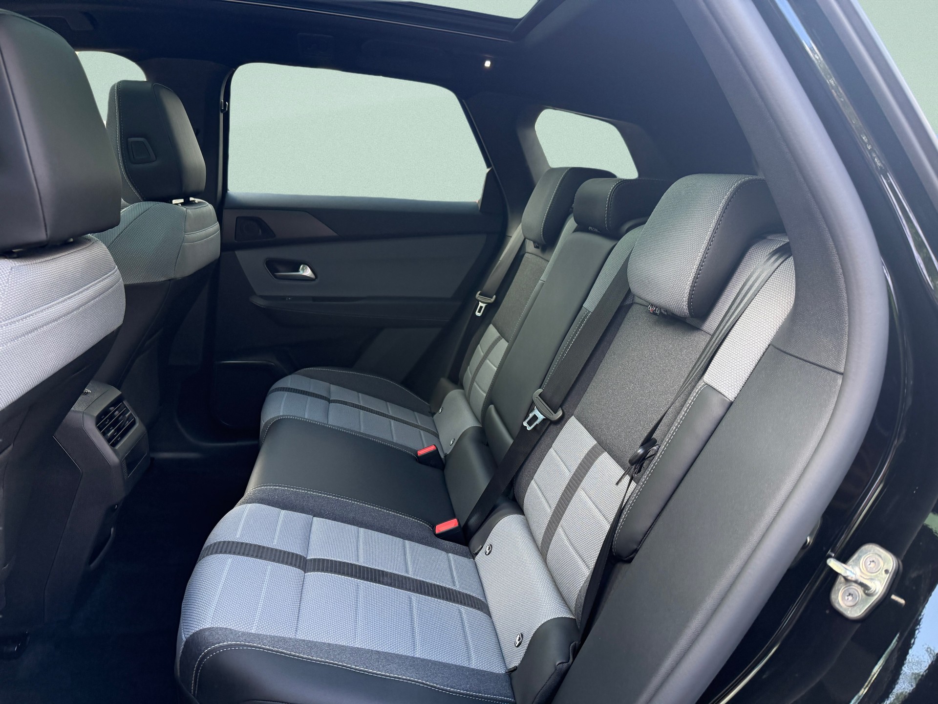 OPEL Grandland ULTIMATE 1.6PHEV eDCT-image-19