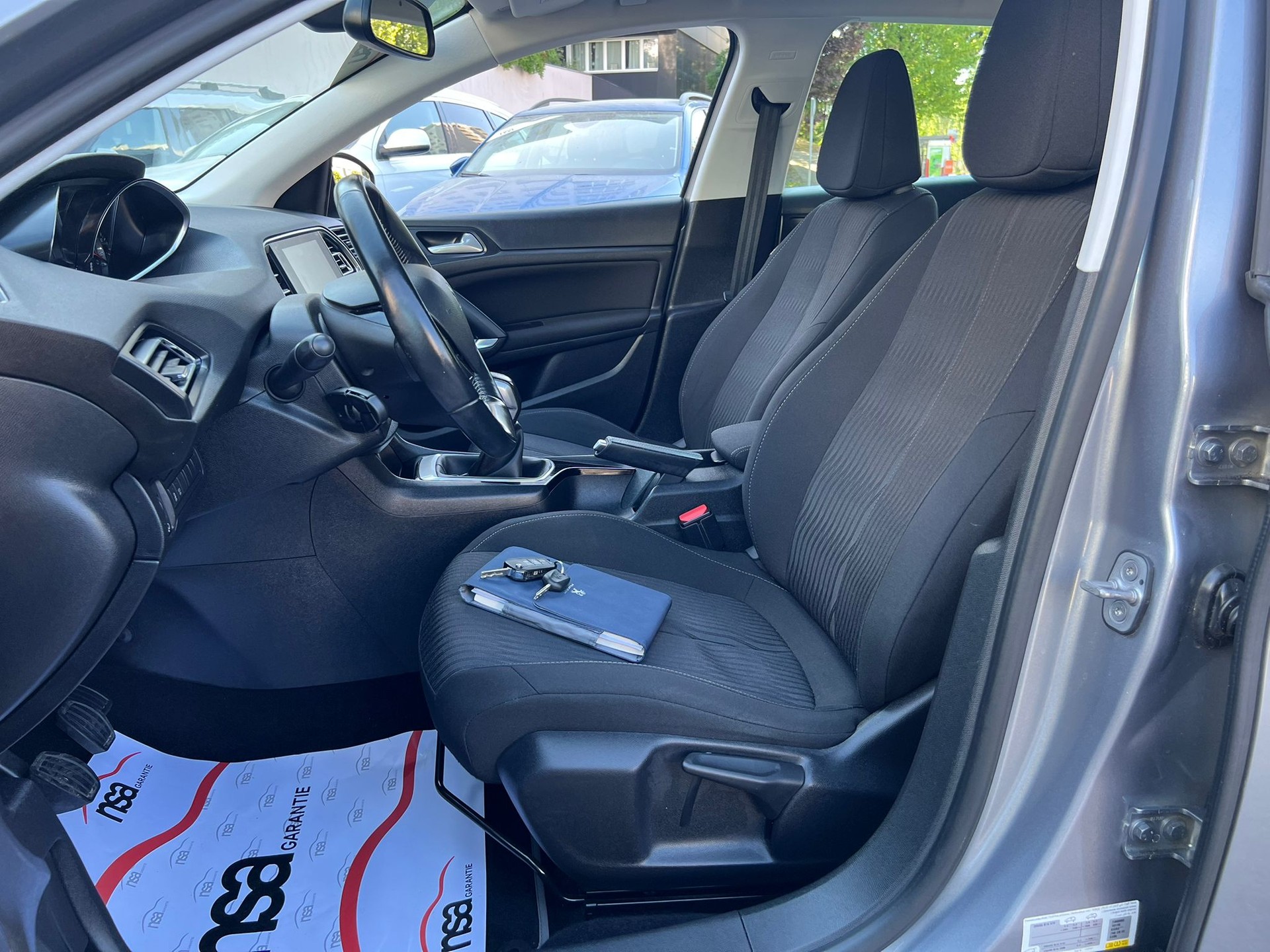 PEUGEOT 308 1.2 THP Active-image-6