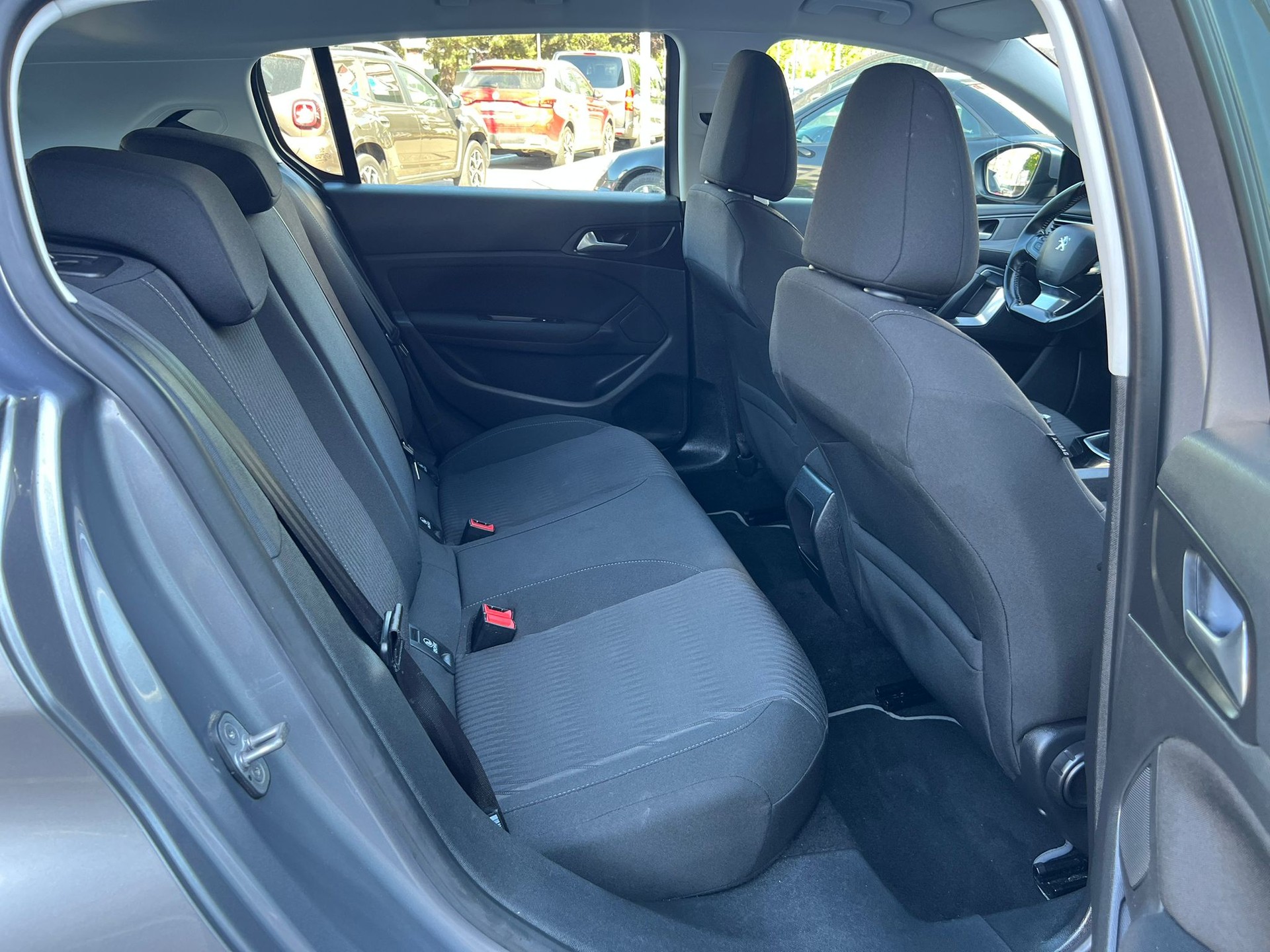 PEUGEOT 308 1.2 THP Active-image-10