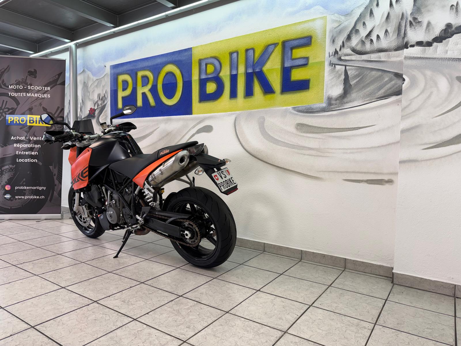 KTM 990 Super Duke-image-3