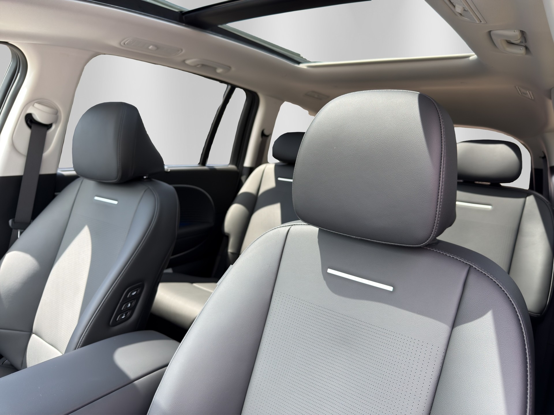 HYUNDAI Ioniq 9 110kWh Vertex 4WD-image-12