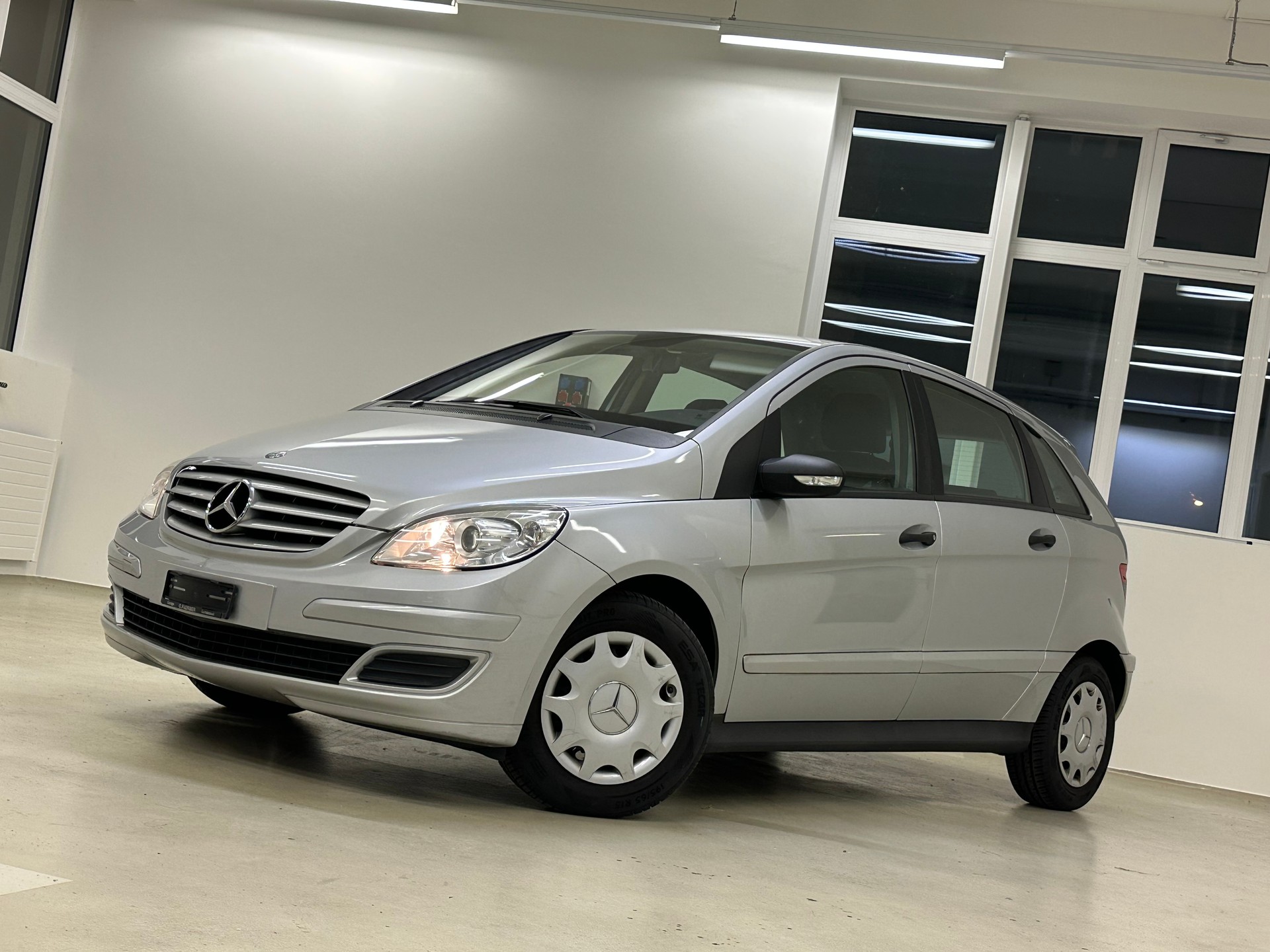 MERCEDES-BENZ B 170 (B180) Automat-image-4