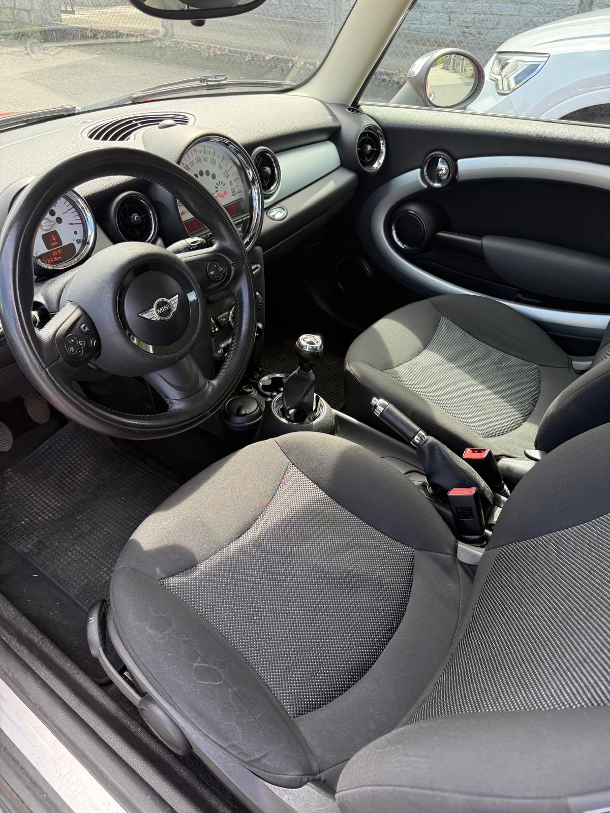 MINI One-image-9
