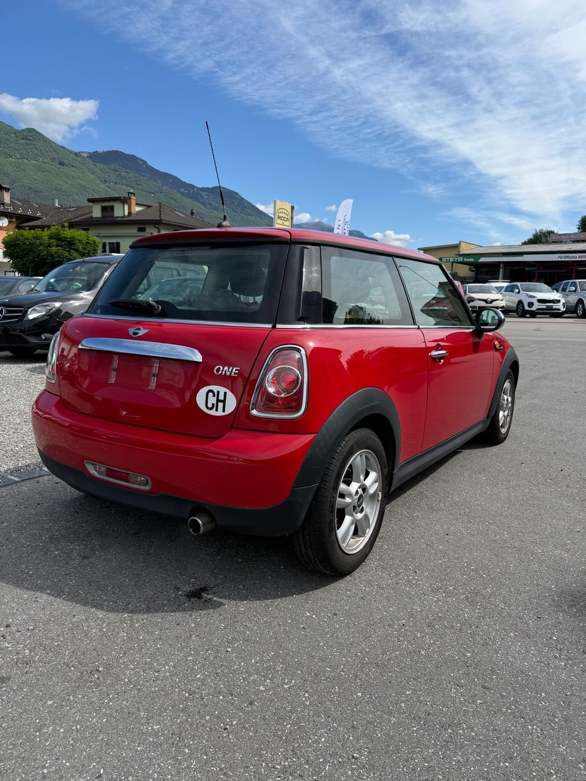 MINI One-image-2