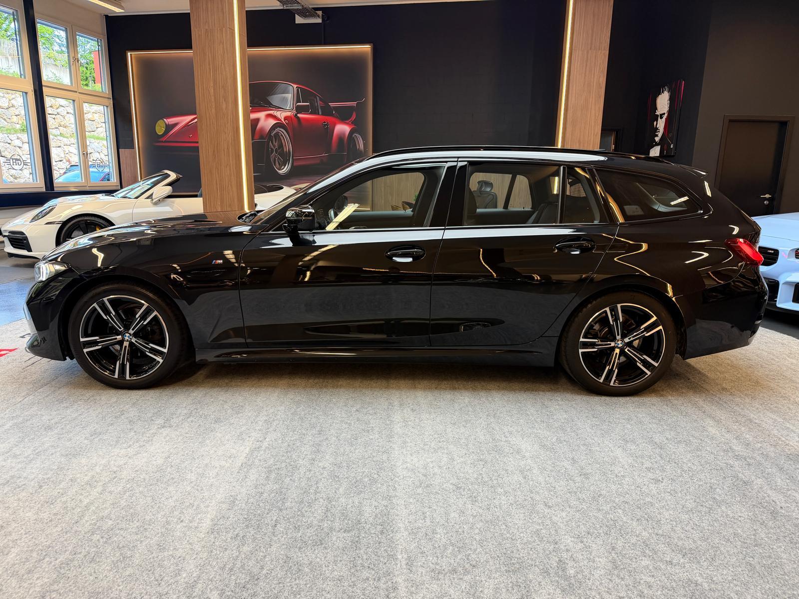 BMW 318i M-Sport Touring-image-4