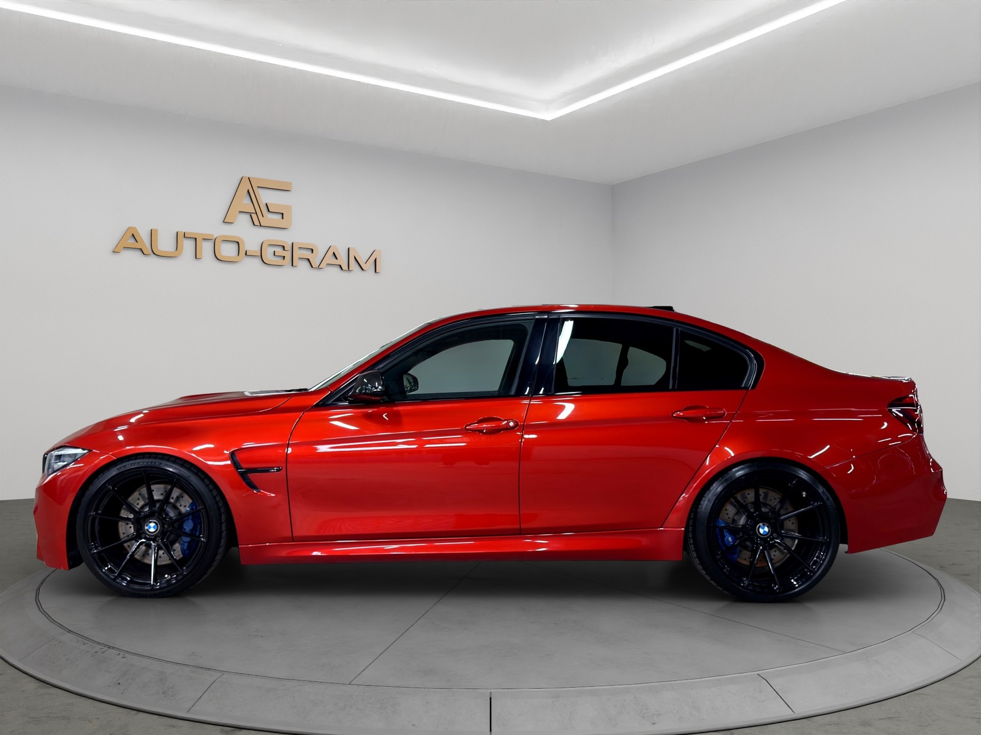 BMW M3 Competition Drivelogic-showroom-element-1