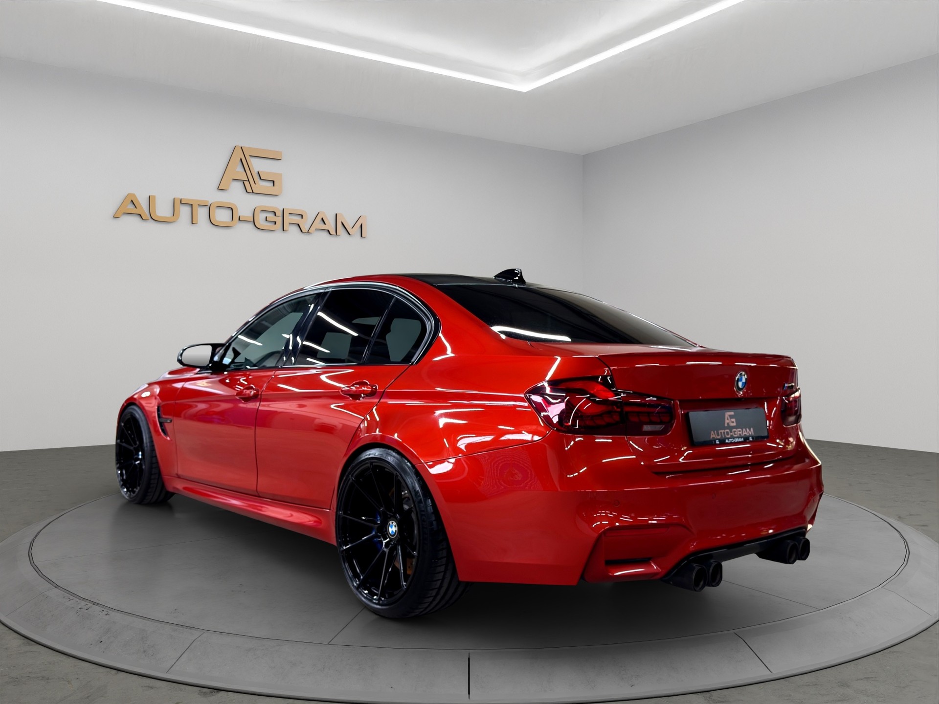 BMW M3 Competition Drivelogic-showroom-element-2