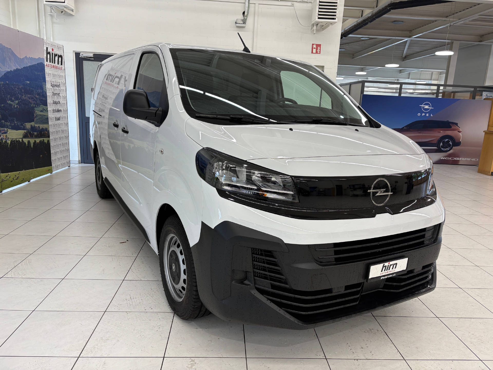 OPEL Vivaro Cargo XL 2.0 D 144 S/S-image-2