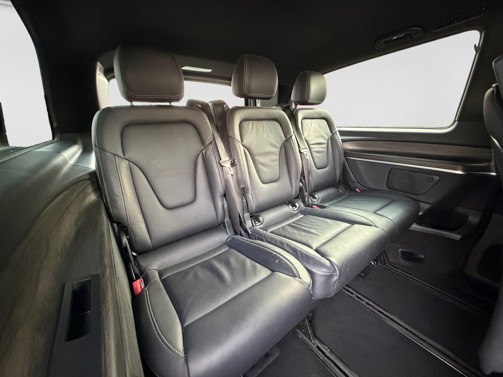 MERCEDES-BENZ V 300 d extralang Avantgarde 4Matic 9G-Tronic-image-17