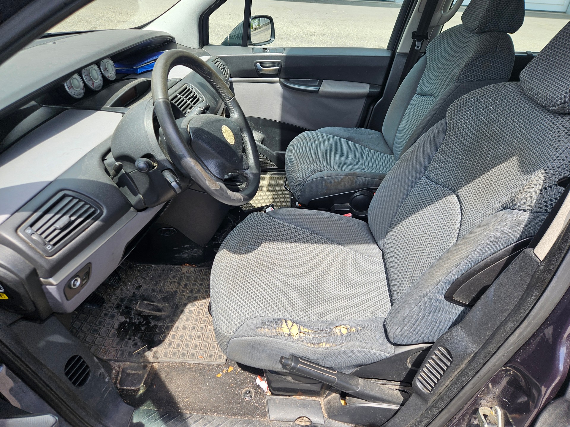 FIAT Ulysse 2.2 16V JTD Swiss Edition-image-7