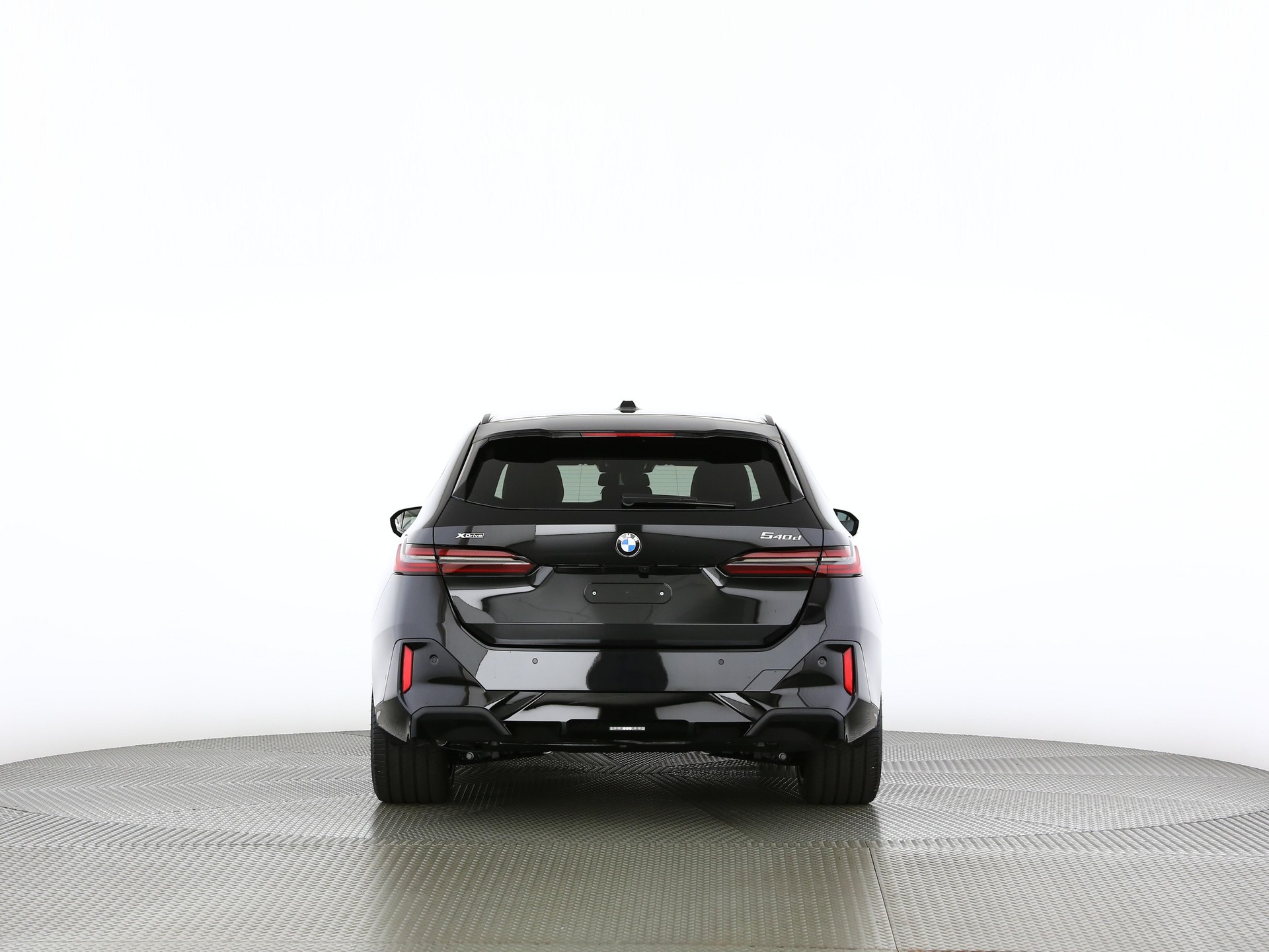 BMW 540d xDrive Touring-showroom-element-3