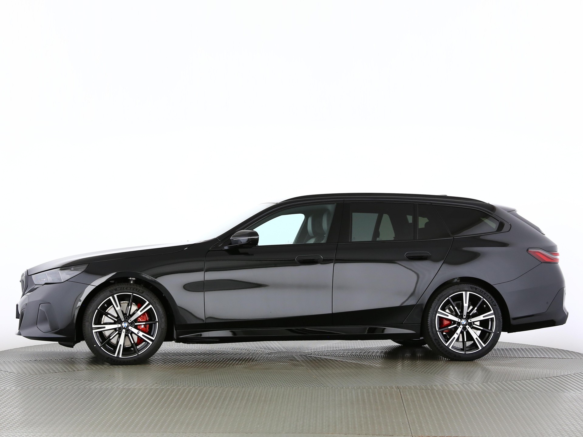BMW 540d xDrive Touring-image-2