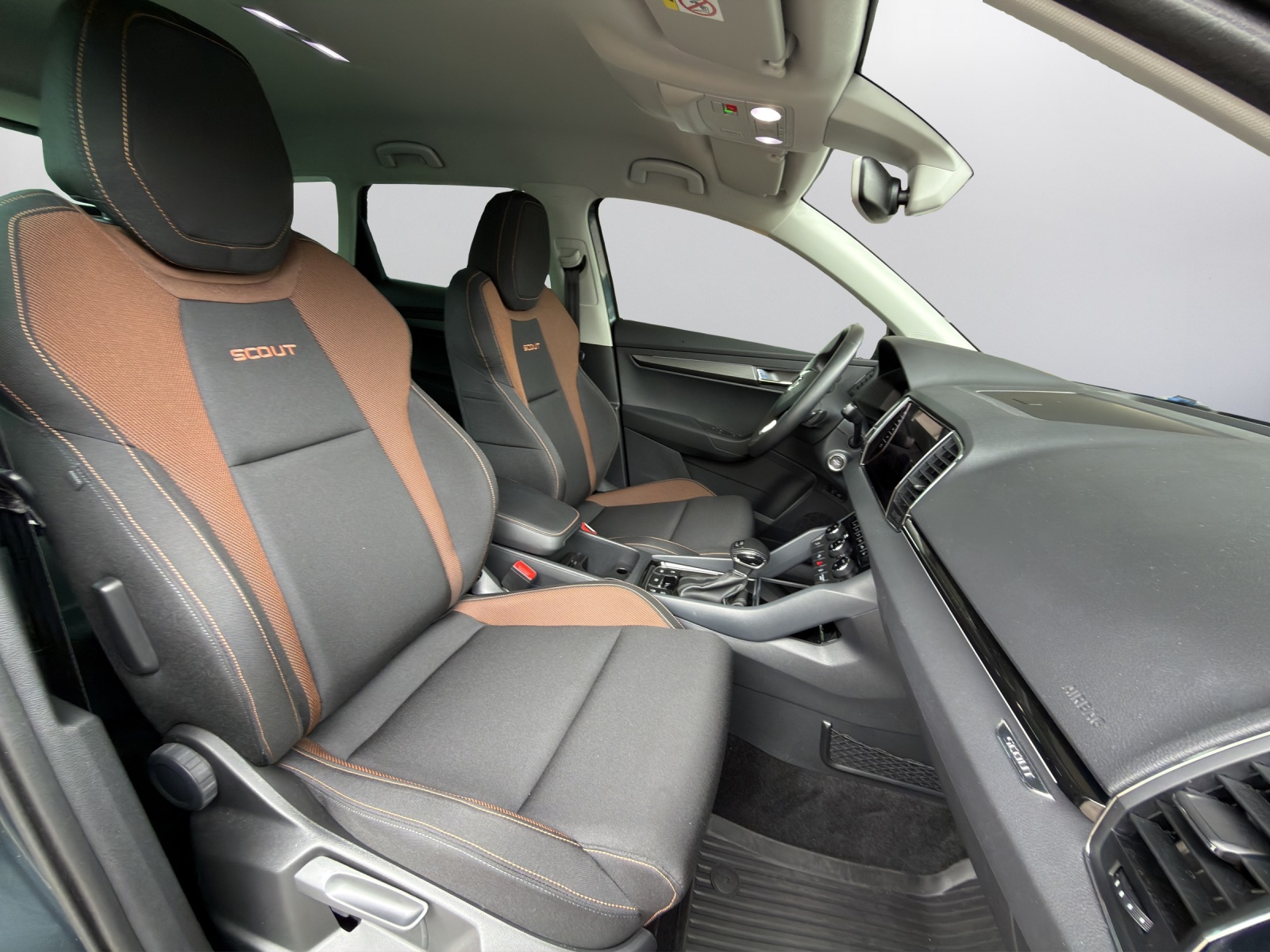 SKODA Karoq 1.5 TSI ACT Scout 4x4 DSG-image-12