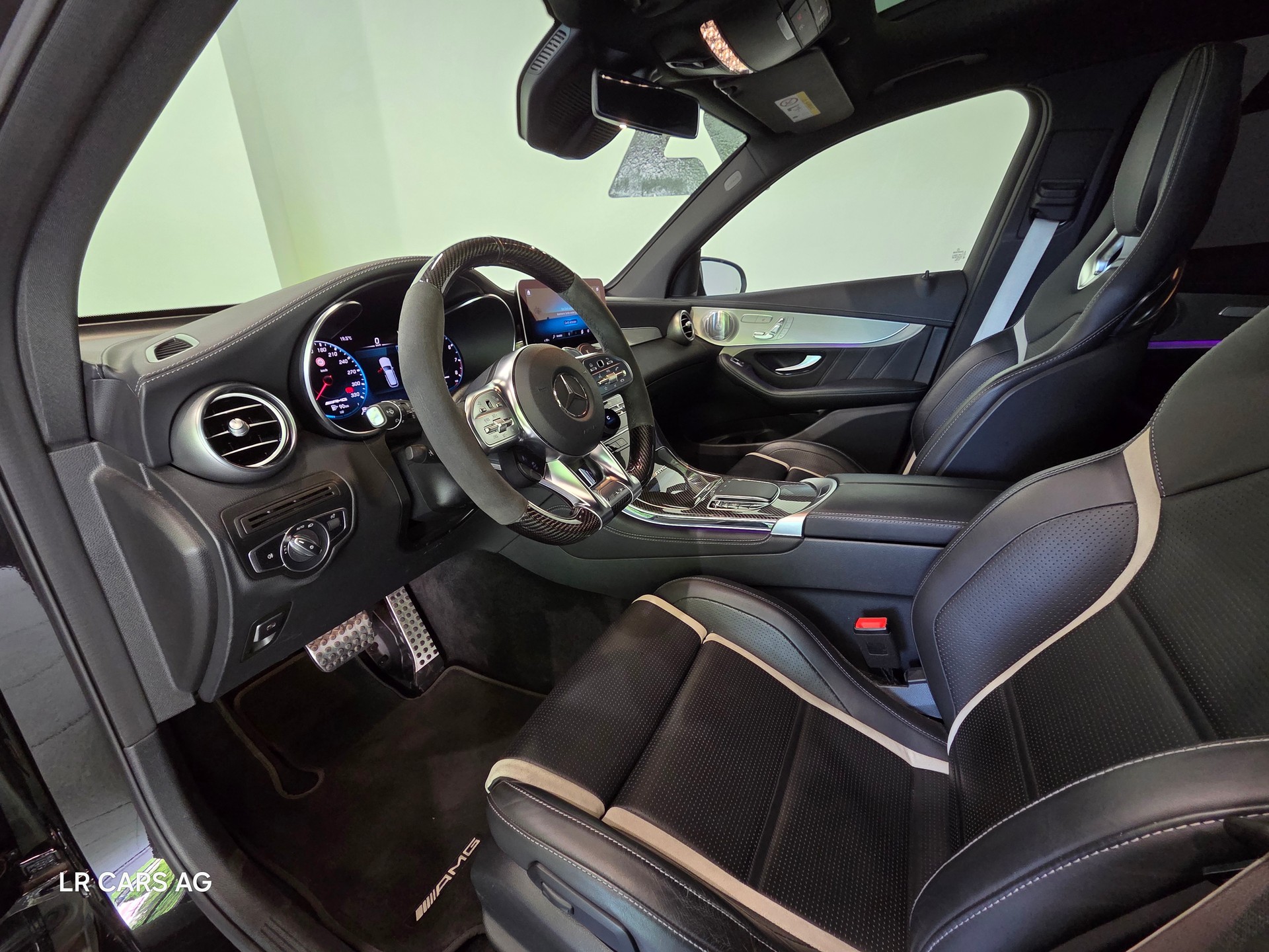 MERCEDES-BENZ GLC 63 S AMG 4Matic 9G-Tronic-image-13