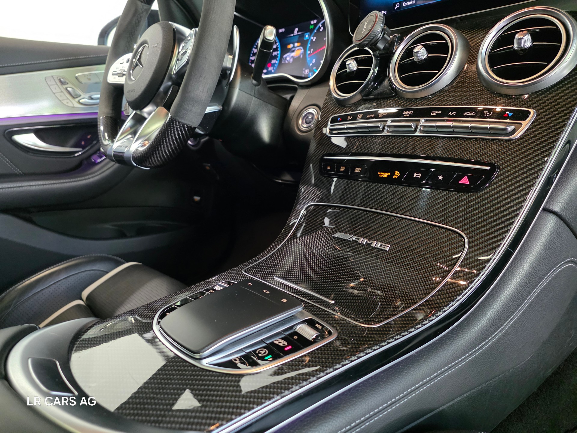MERCEDES-BENZ GLC 63 S AMG 4Matic 9G-Tronic-image-11