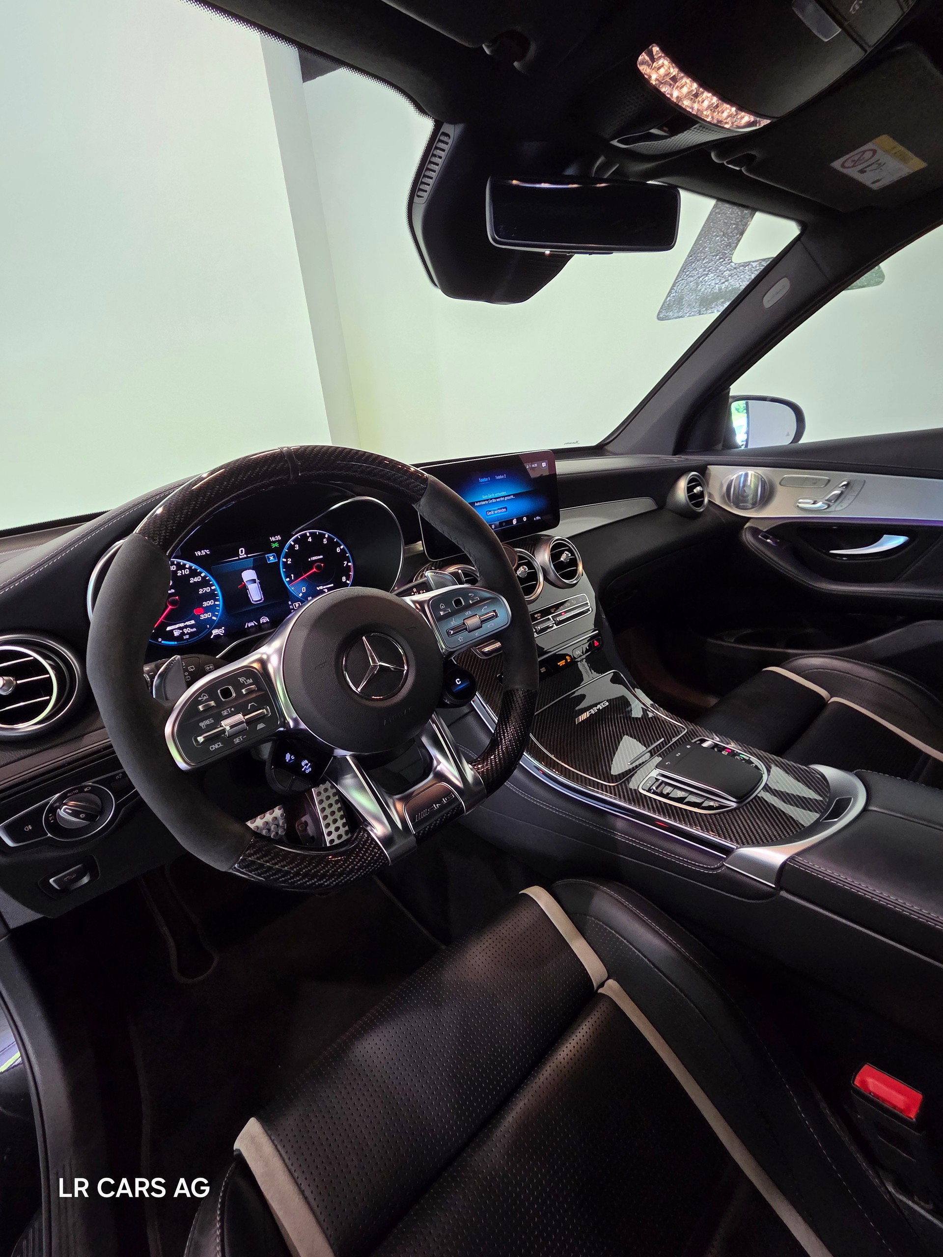 MERCEDES-BENZ GLC 63 S AMG 4Matic 9G-Tronic-image-8