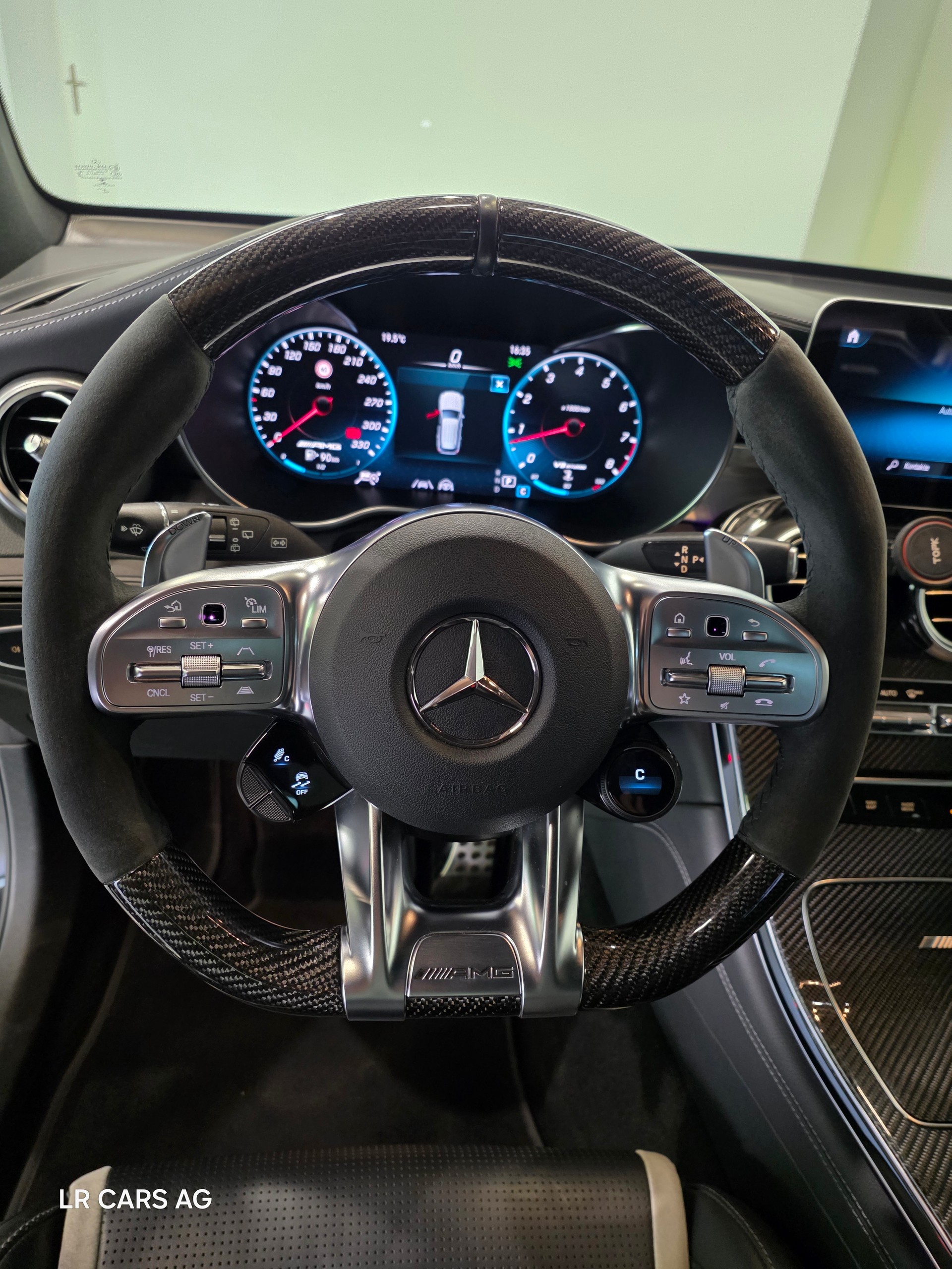 MERCEDES-BENZ GLC 63 S AMG 4Matic 9G-Tronic-image-10
