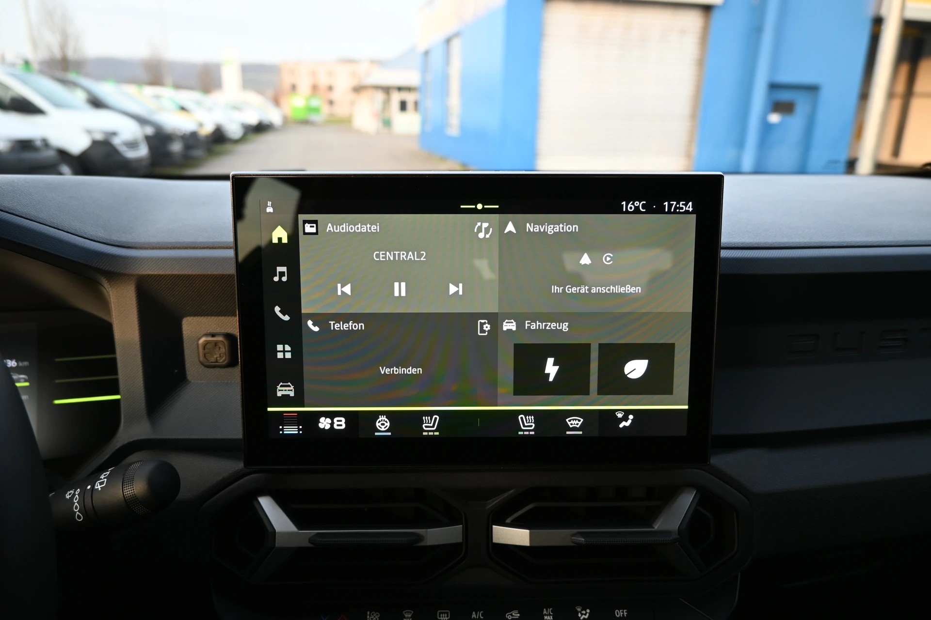 DACIA Duster 1.6 HEV 140 Expression Automat + Werksgarantie 06.2028-image-24