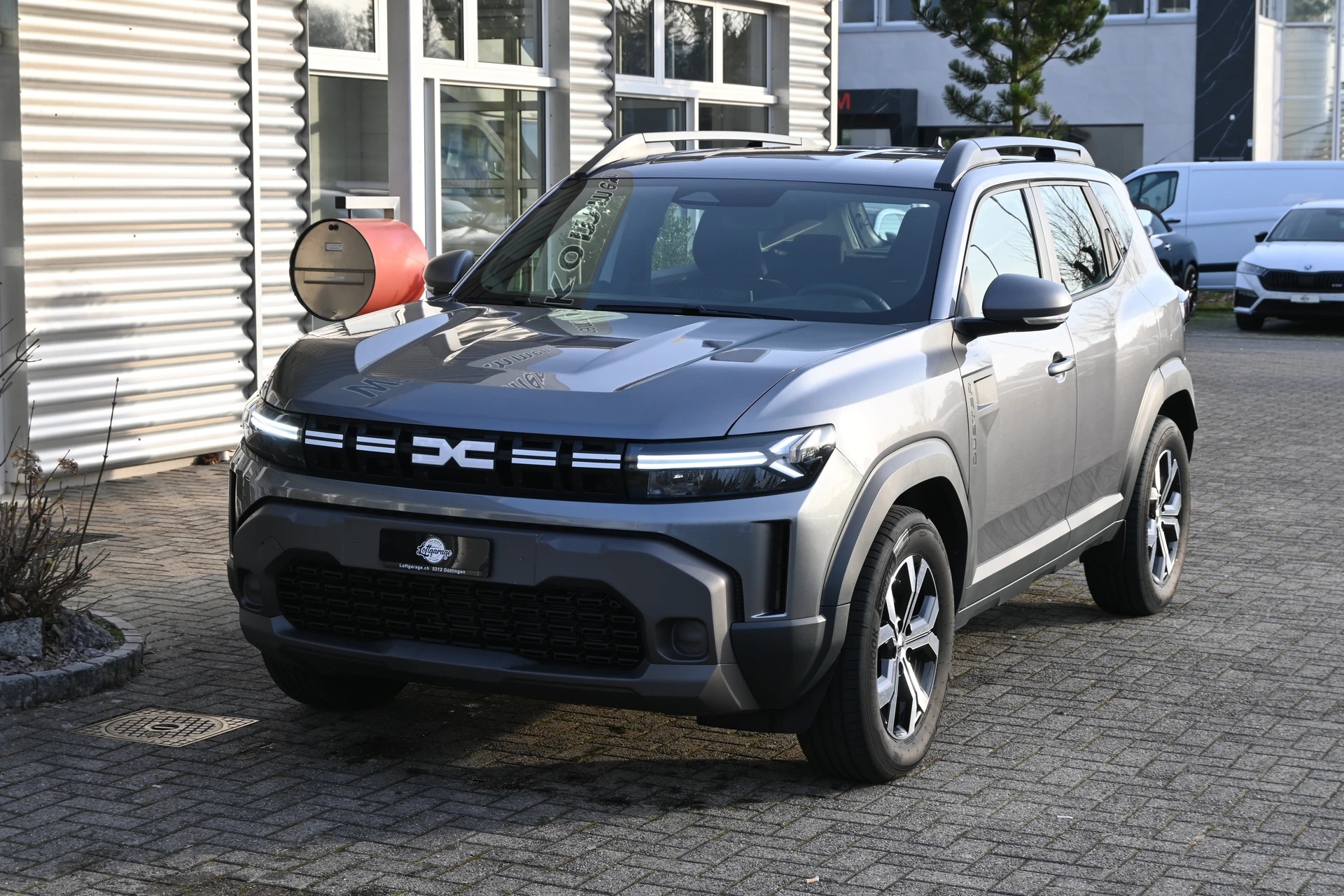 DACIA Duster 1.6 HEV 140 Expression Automat + Werksgarantie 06.2028-showroom-element-1