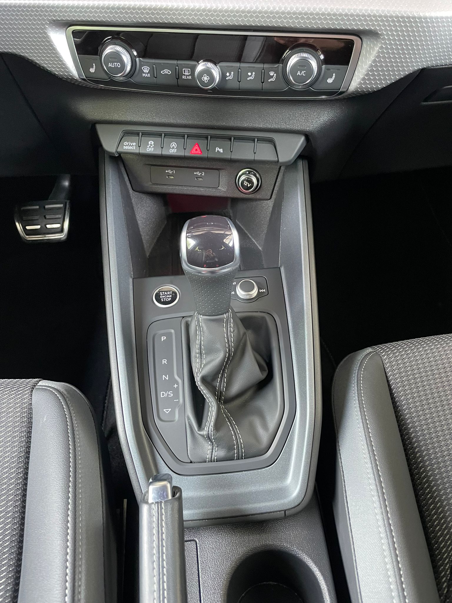 AUDI A1 Sportback 2.0 40 TFSI S Line S-Tronic-image-9