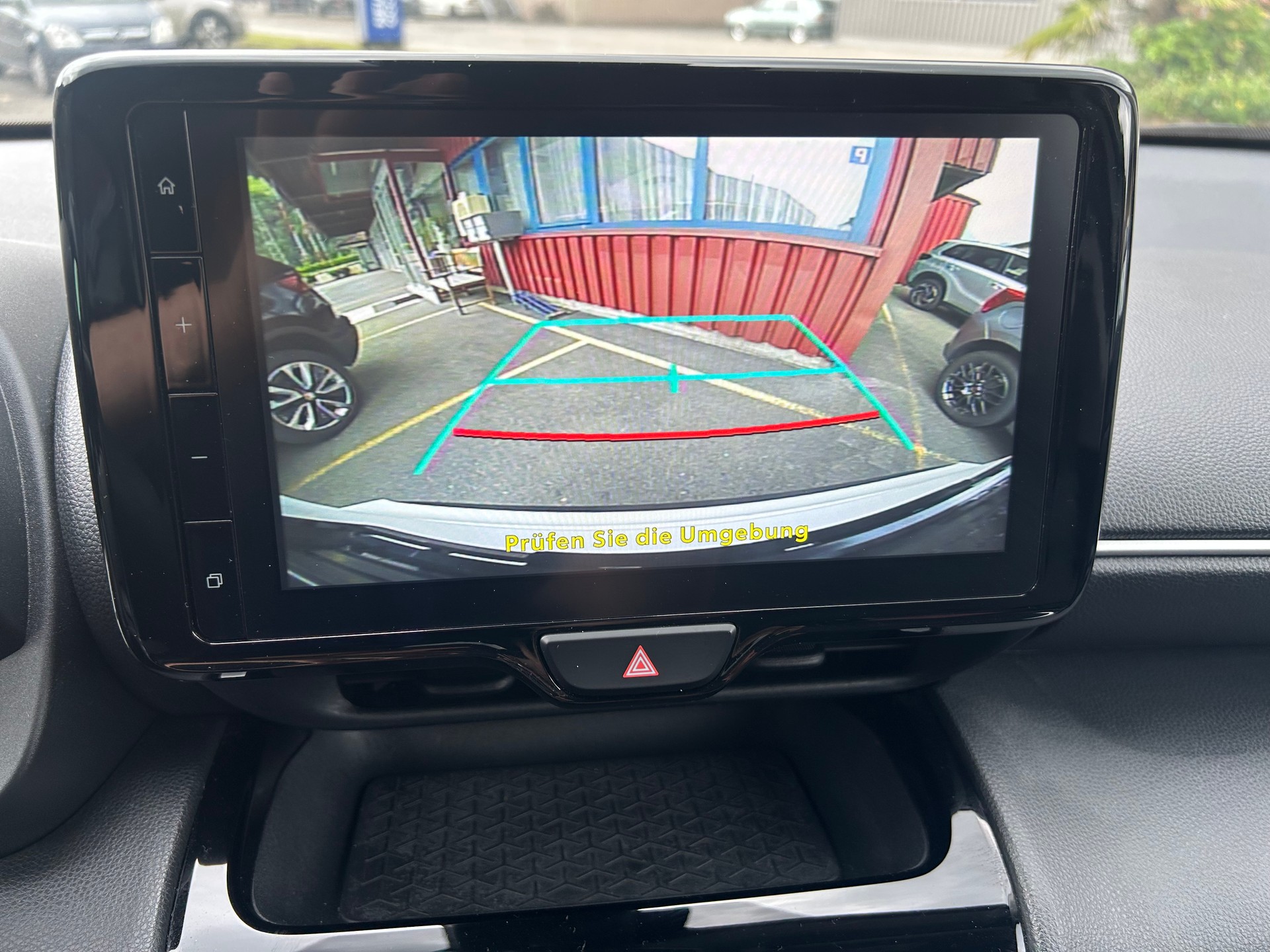 TOYOTA Yaris Cross 1.5 Trend e-CVT AWDi-image-4