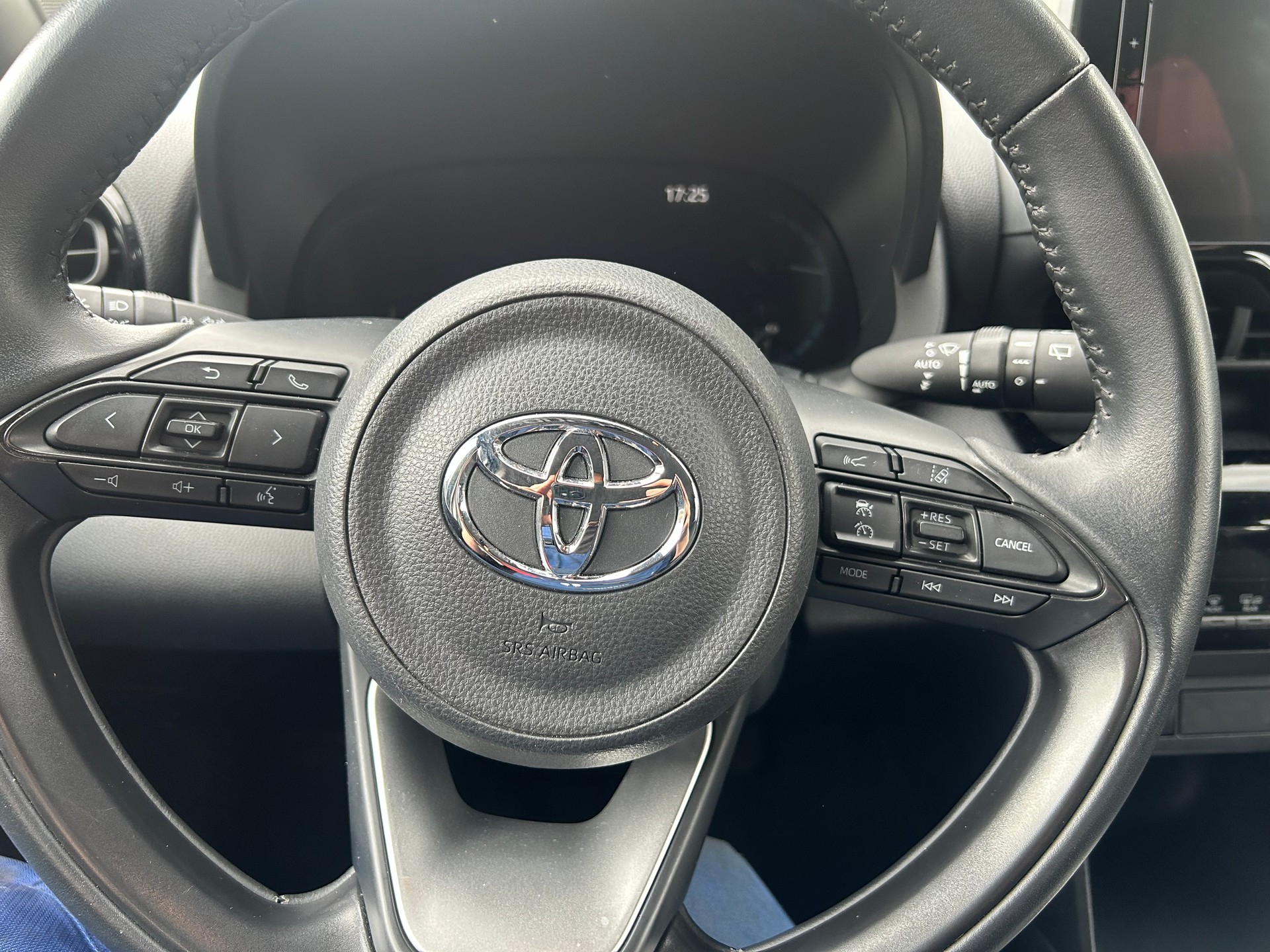 TOYOTA Yaris Cross 1.5 Trend e-CVT AWDi-image-6