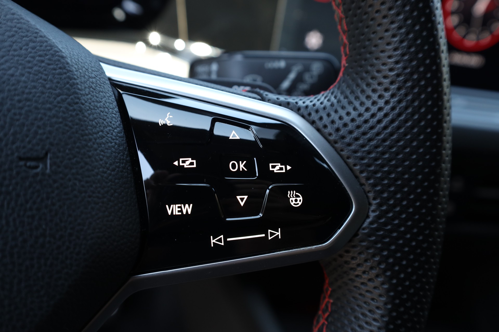 VW Golf 2.0 TSI GTI Clubsport DSG-image-18