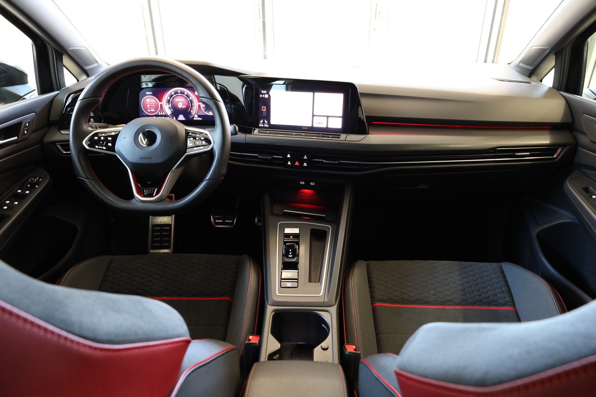 VW Golf 2.0 TSI GTI Clubsport DSG-image-9