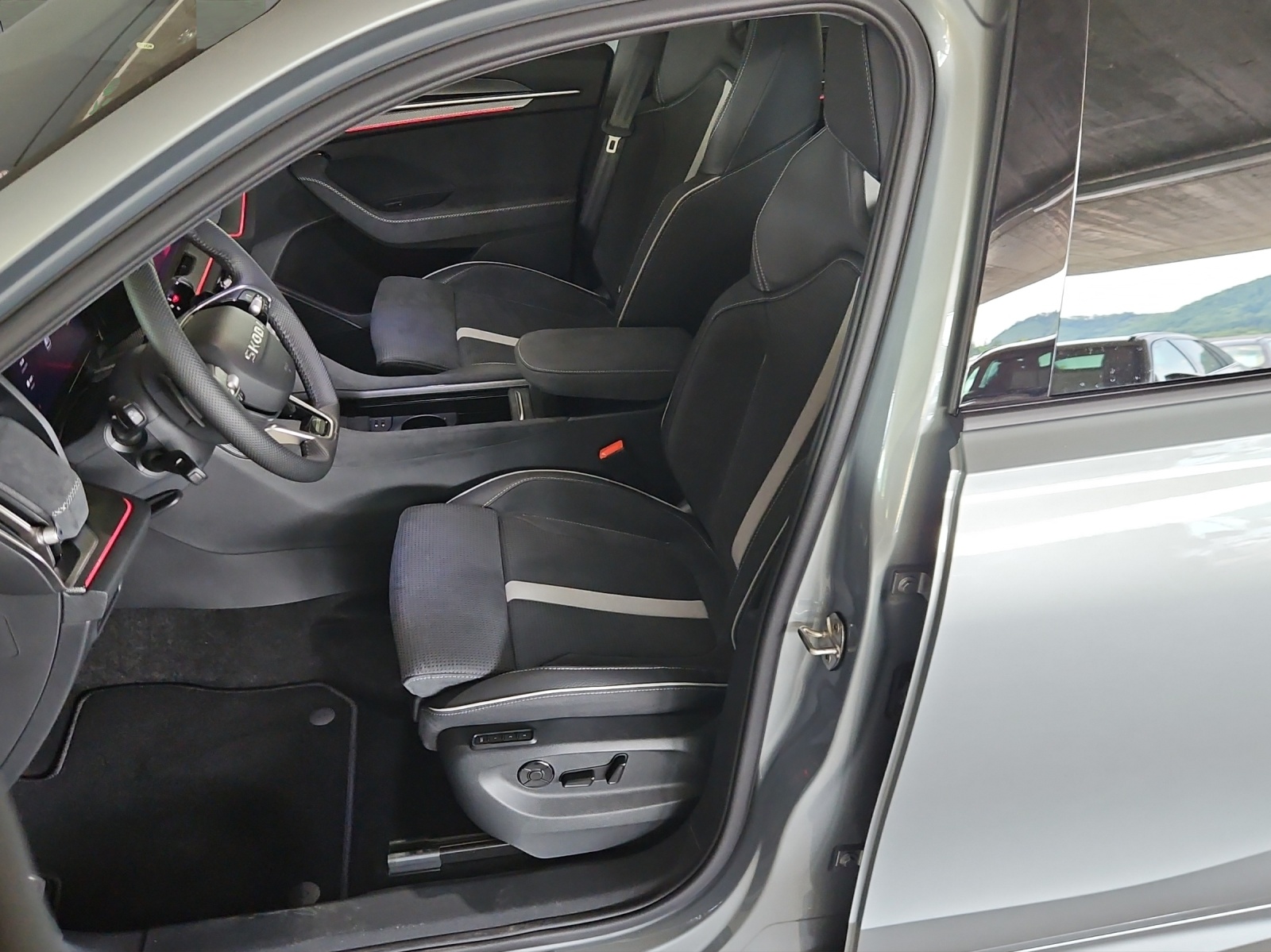 SKODA Kodiaq 1.5 TSI PHEV Sportline-image-8