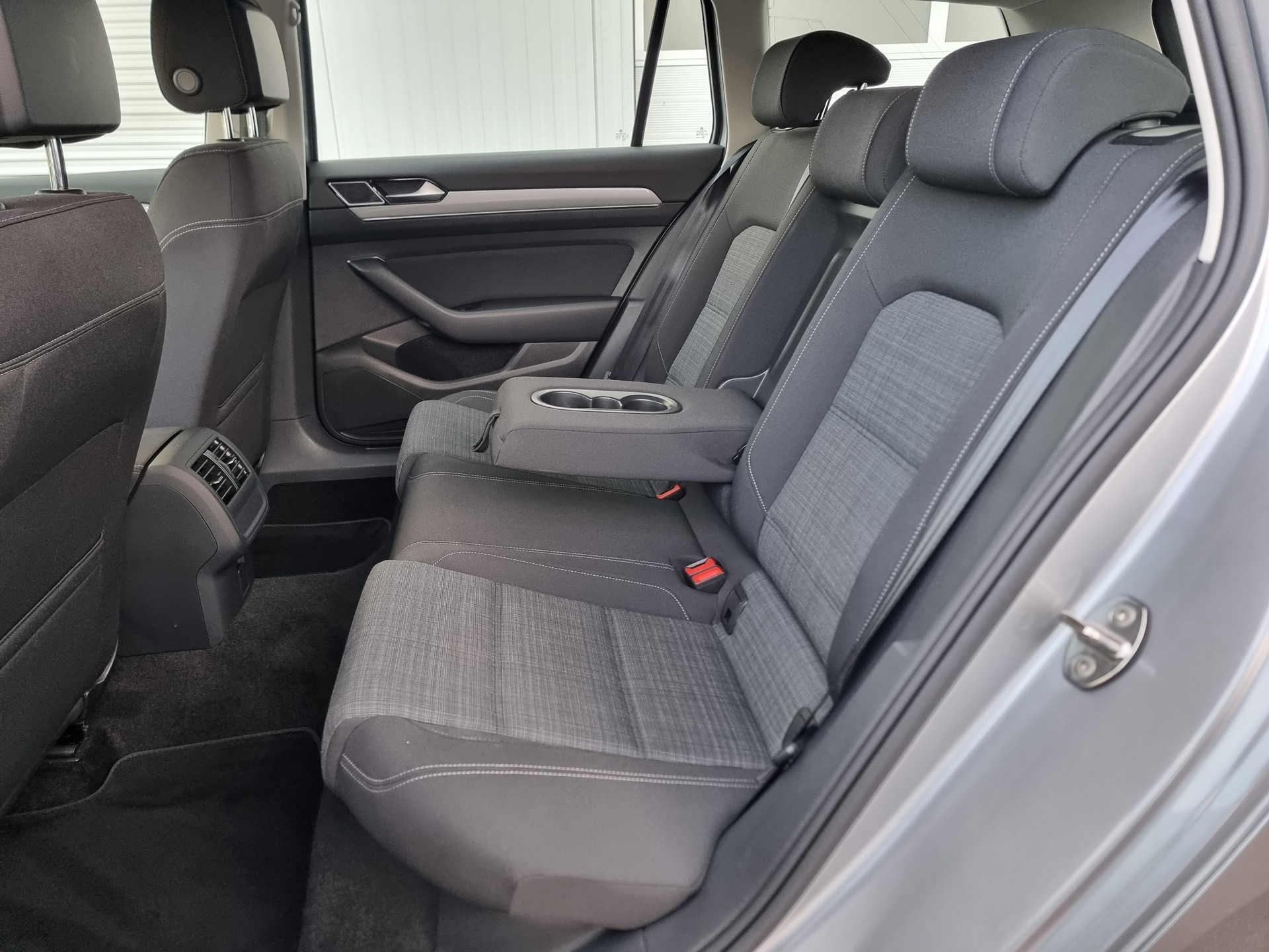 VW Passat 2.0 TDI BMT Business DSG-image-7