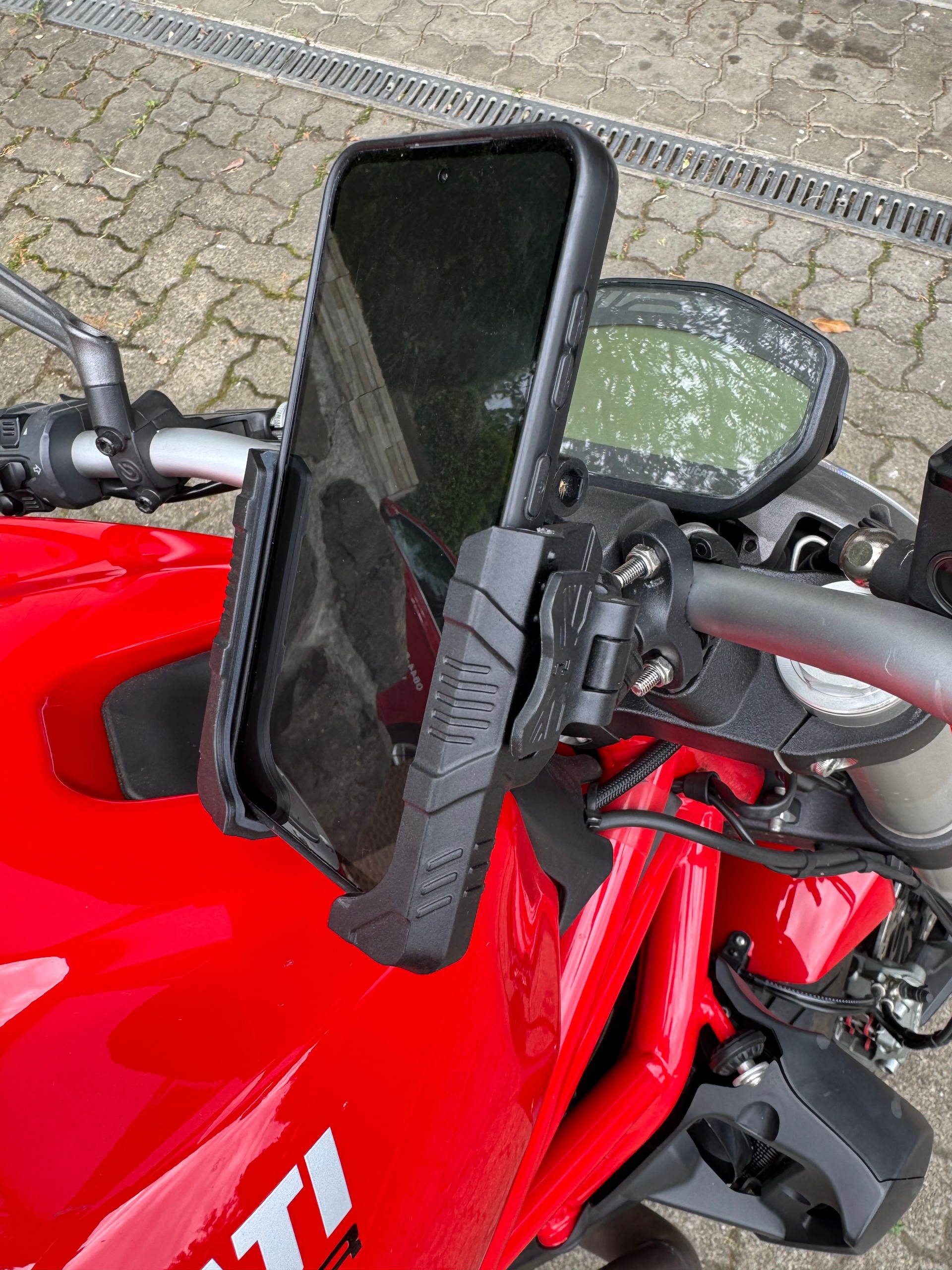 DUCATI MONSTER 821-image-14